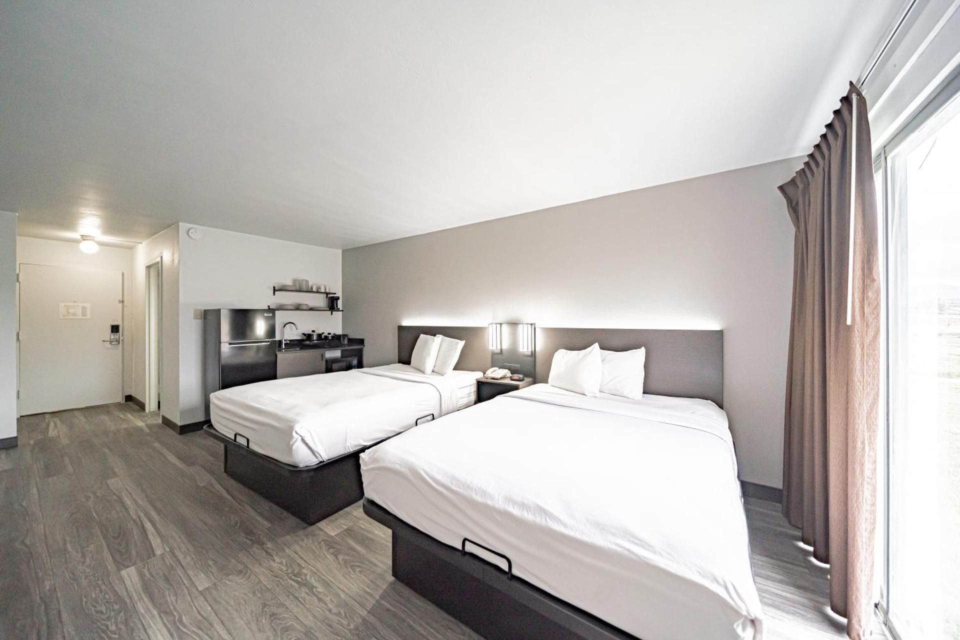 Studio 6  Pocatello, ID Queen Room with Two Queen Beds - Disability Access - Roll In Shower