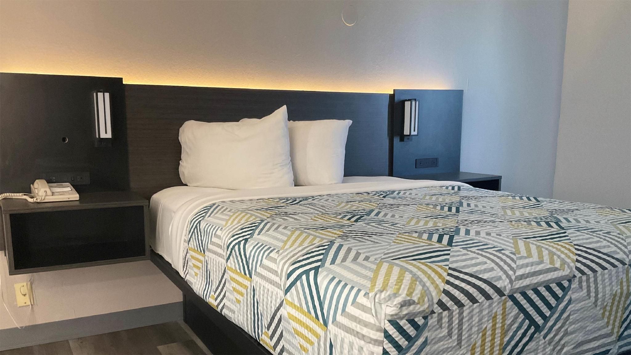 1 Queen Bed | Non-Smoking