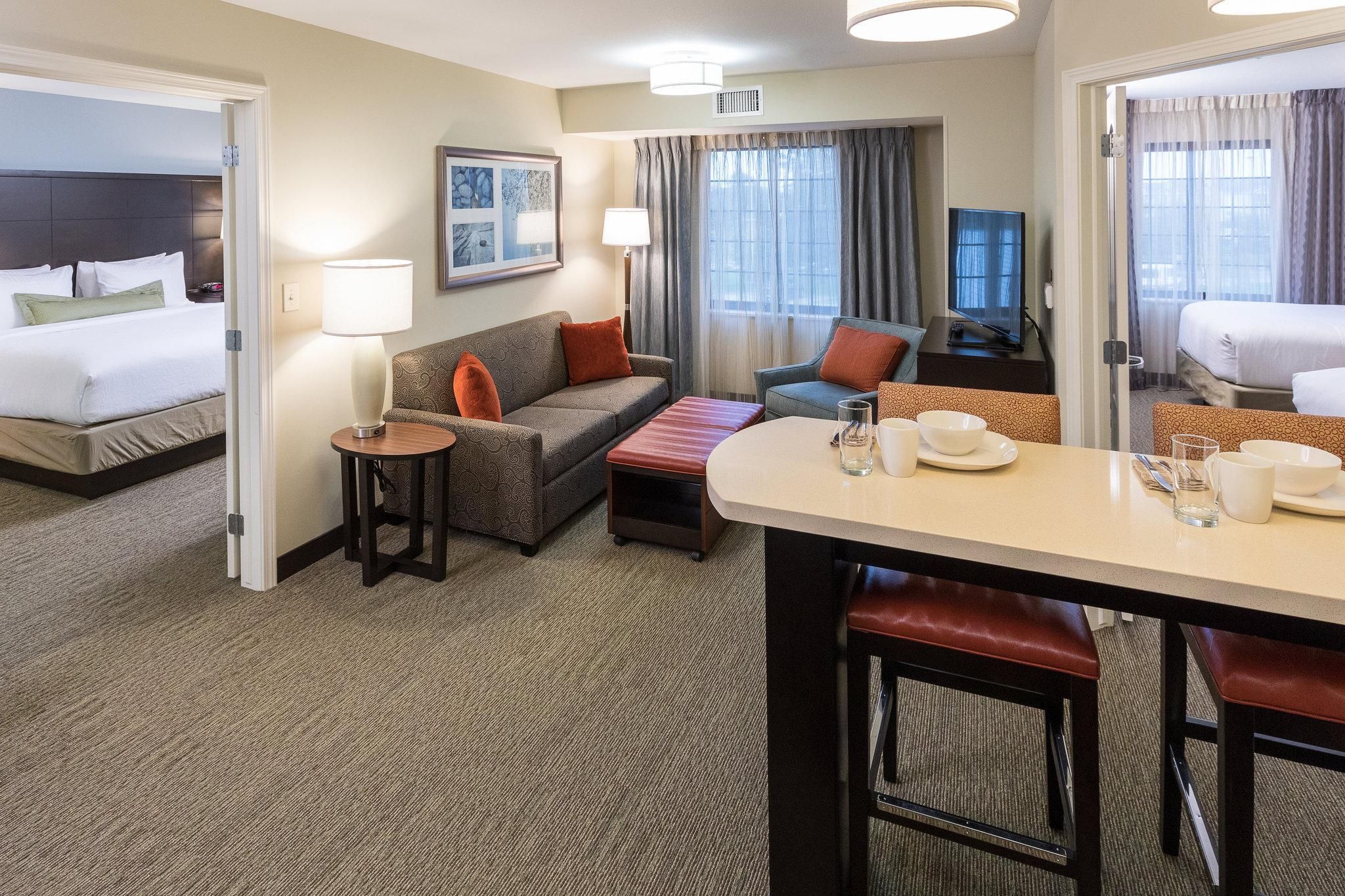 2 Bedroom Suite 1 King 2 Double Non-Smoking