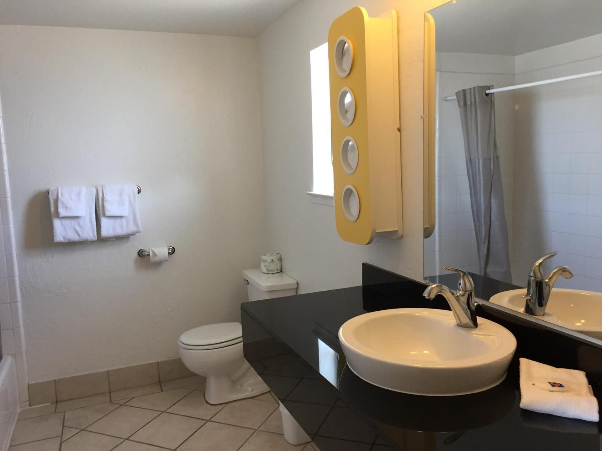 Deluxe Suite with Sea View - Nonsmoking