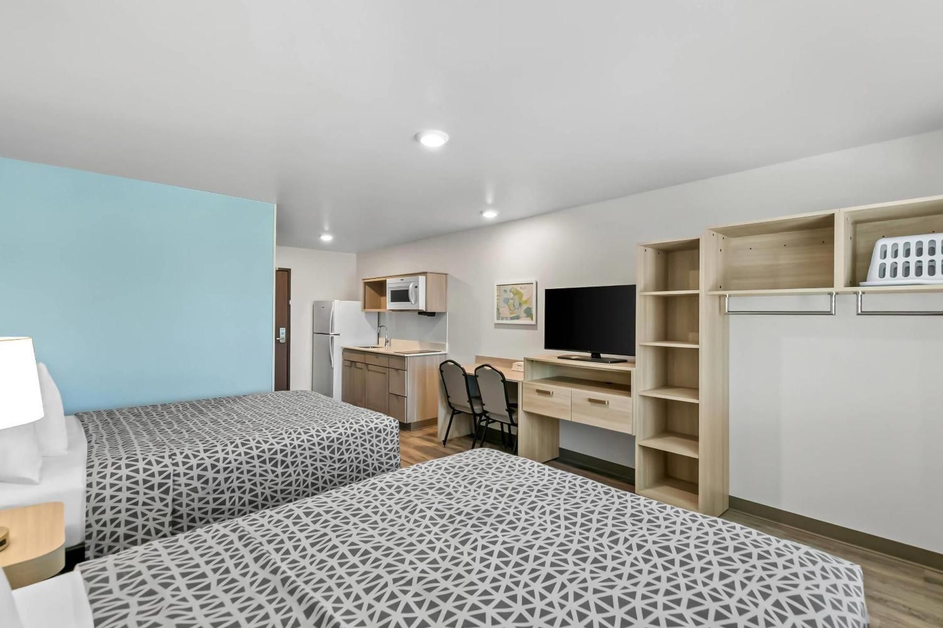 Queen Suite with Two Queen Beds - Non Smoking