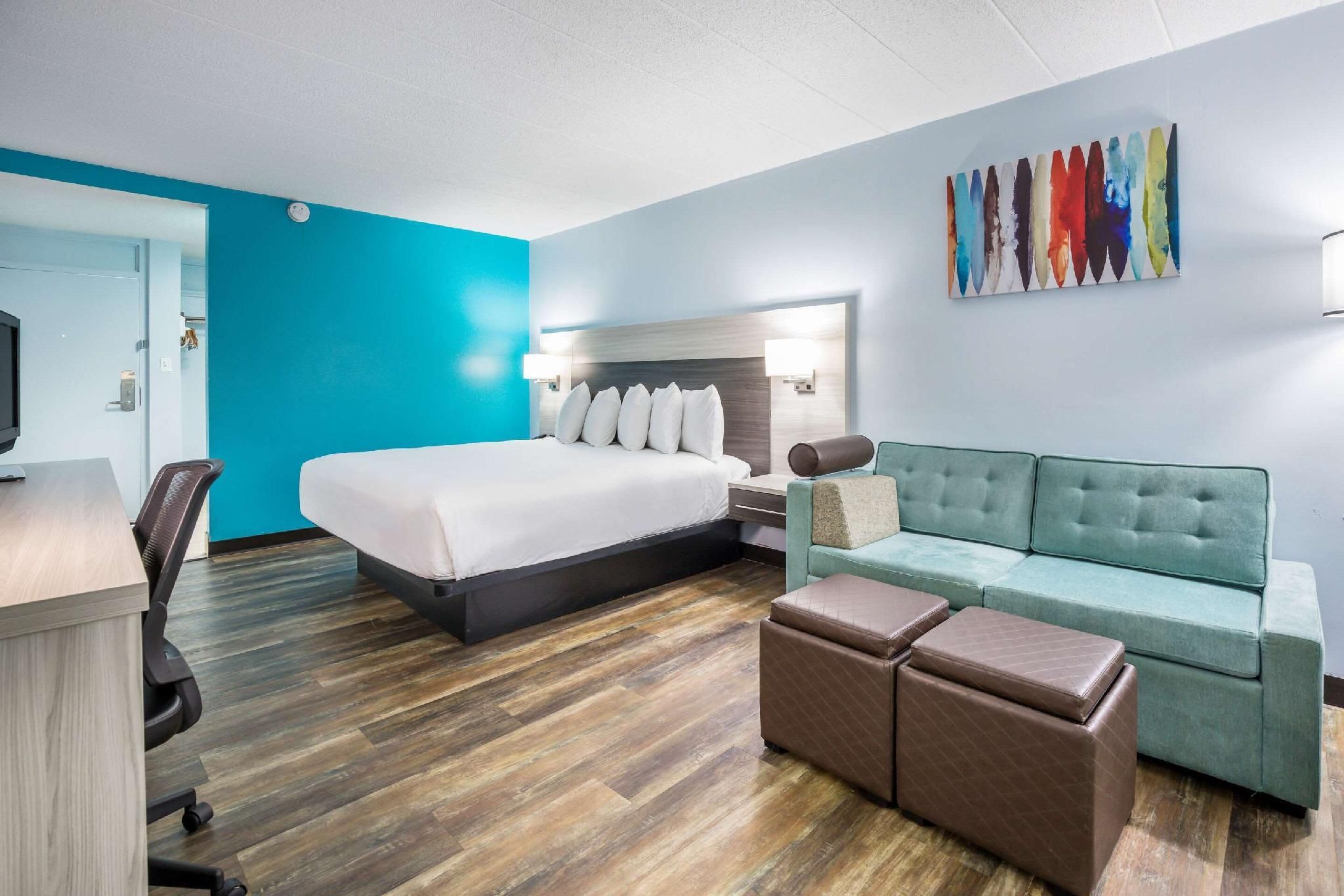 1 King Bed, Nonsmoking