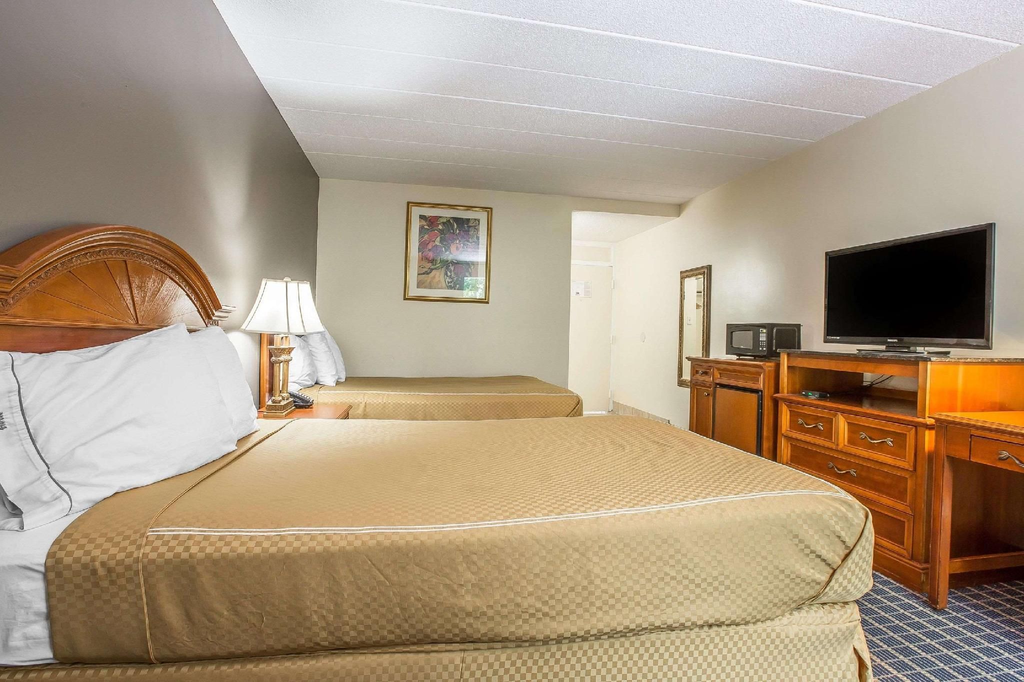 2 Double Beds Accessible