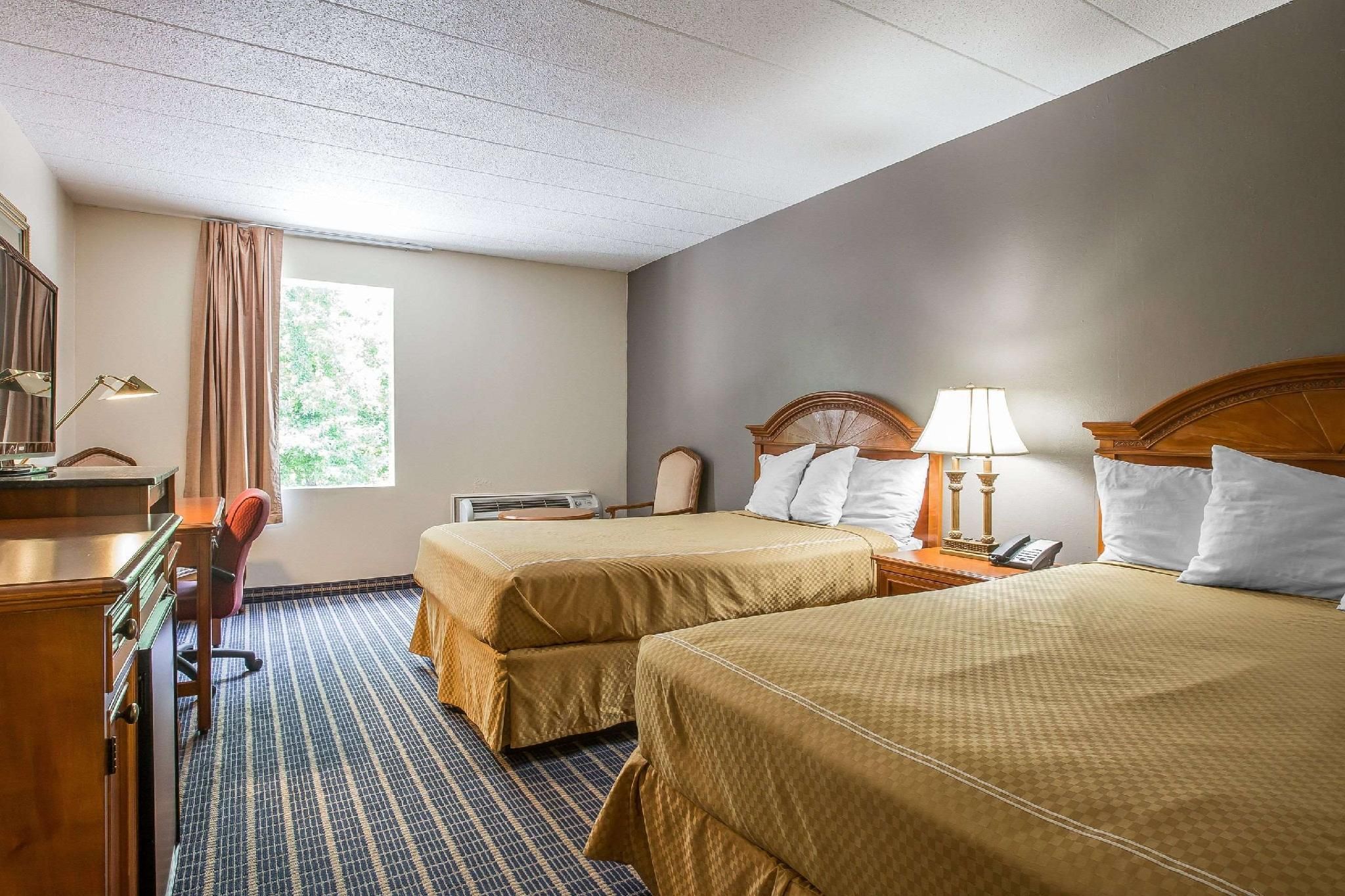 2 Double Beds Accessible