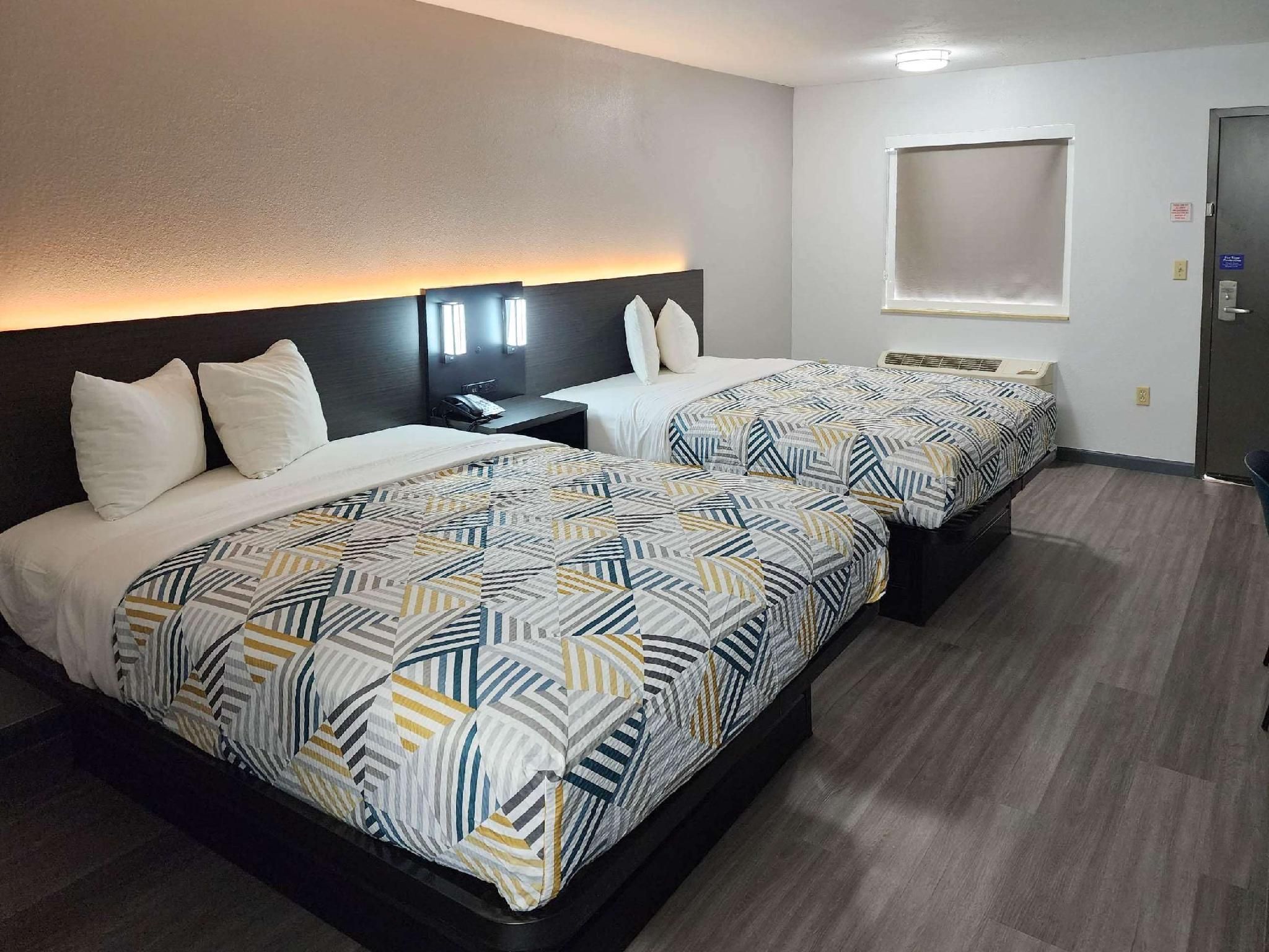 2 Queen Beds | Non-Smoking, Micfridge