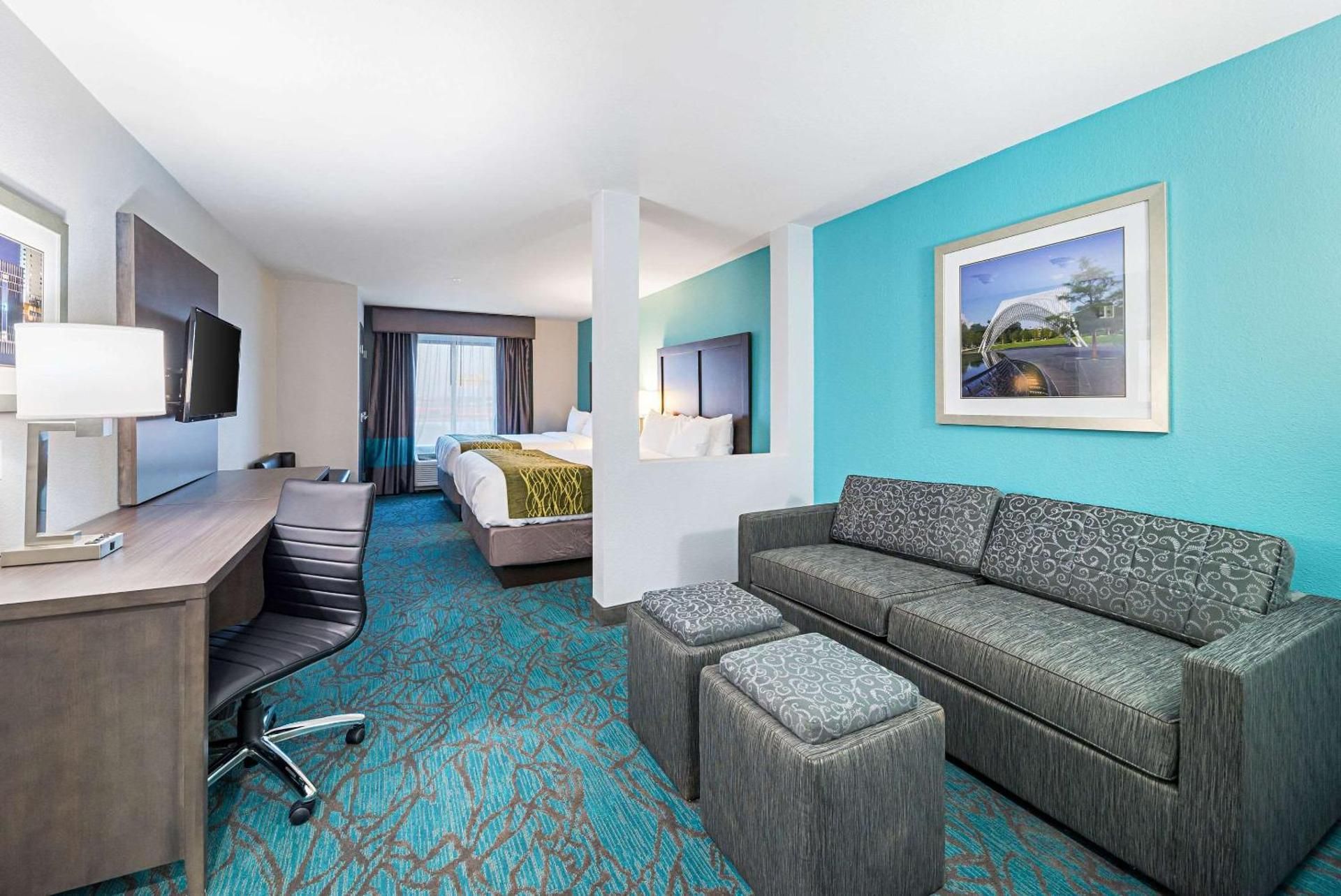 2 Queen Beds, Suite, Nonsmoking