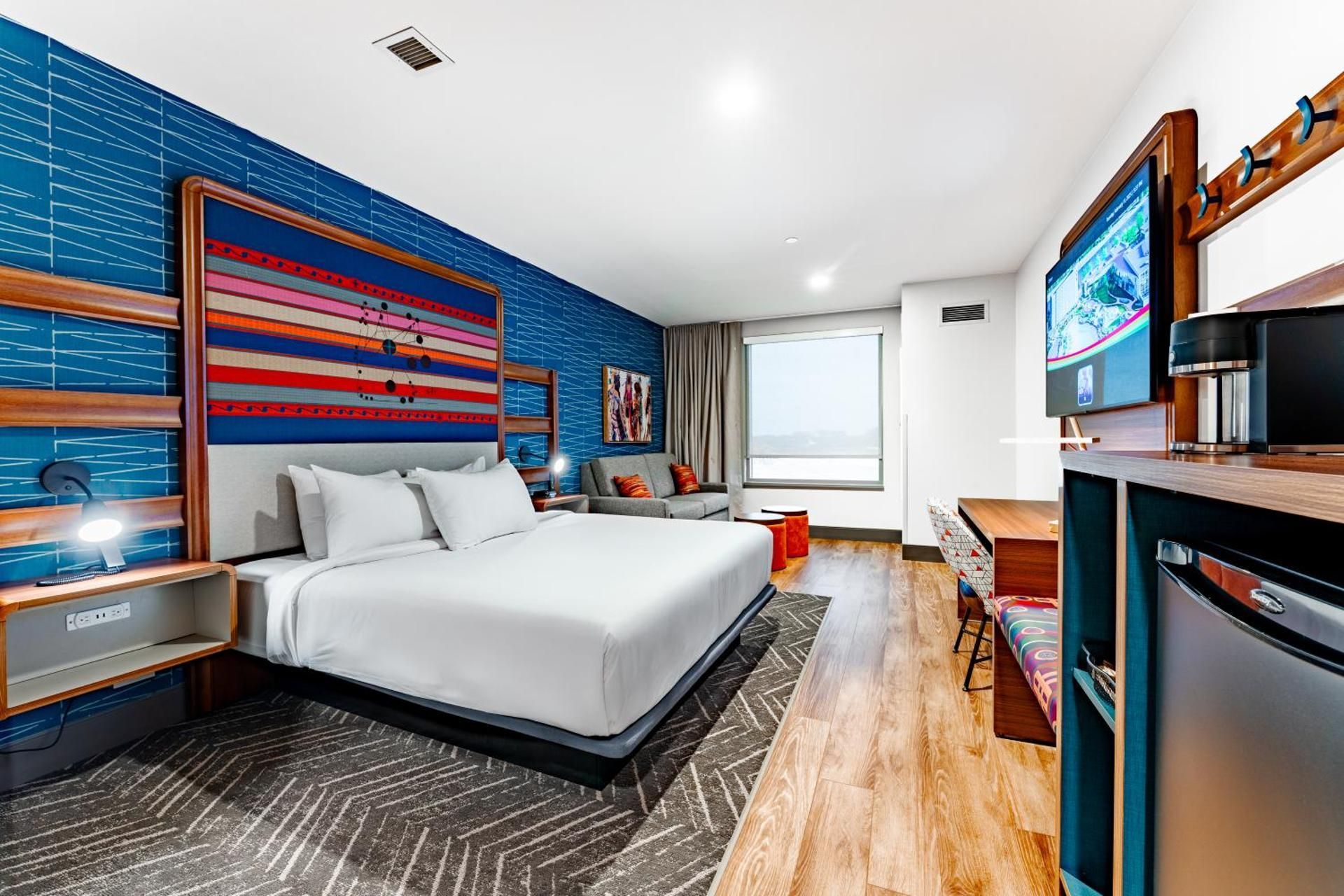Deluxe King Room