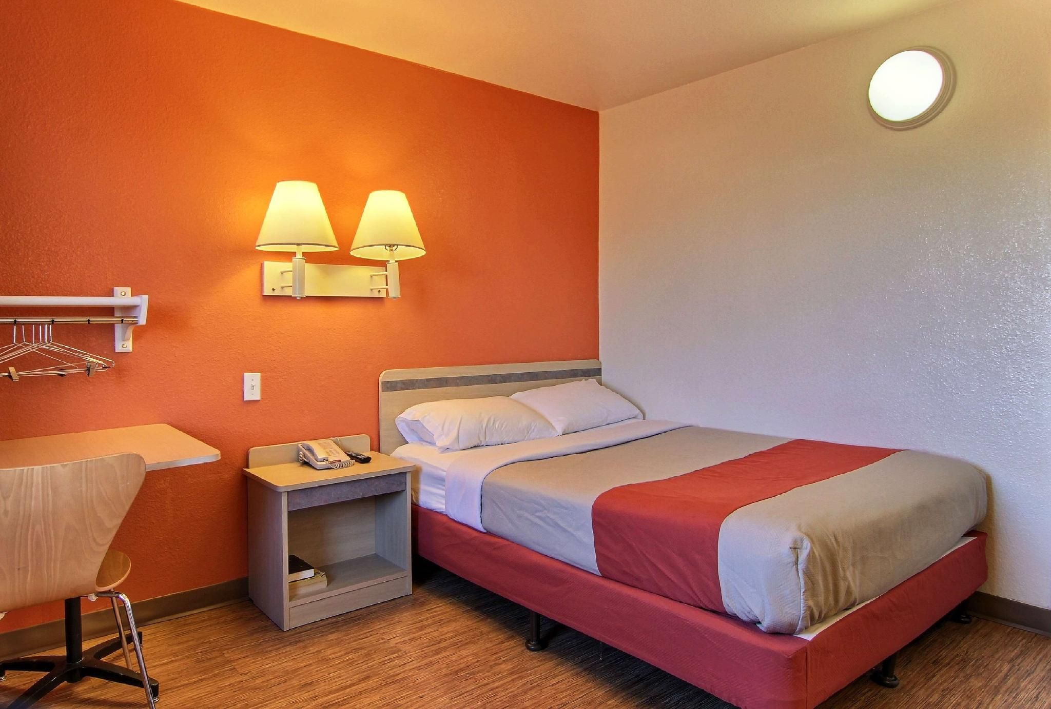 1 Full Bed | ADA/RI Shower