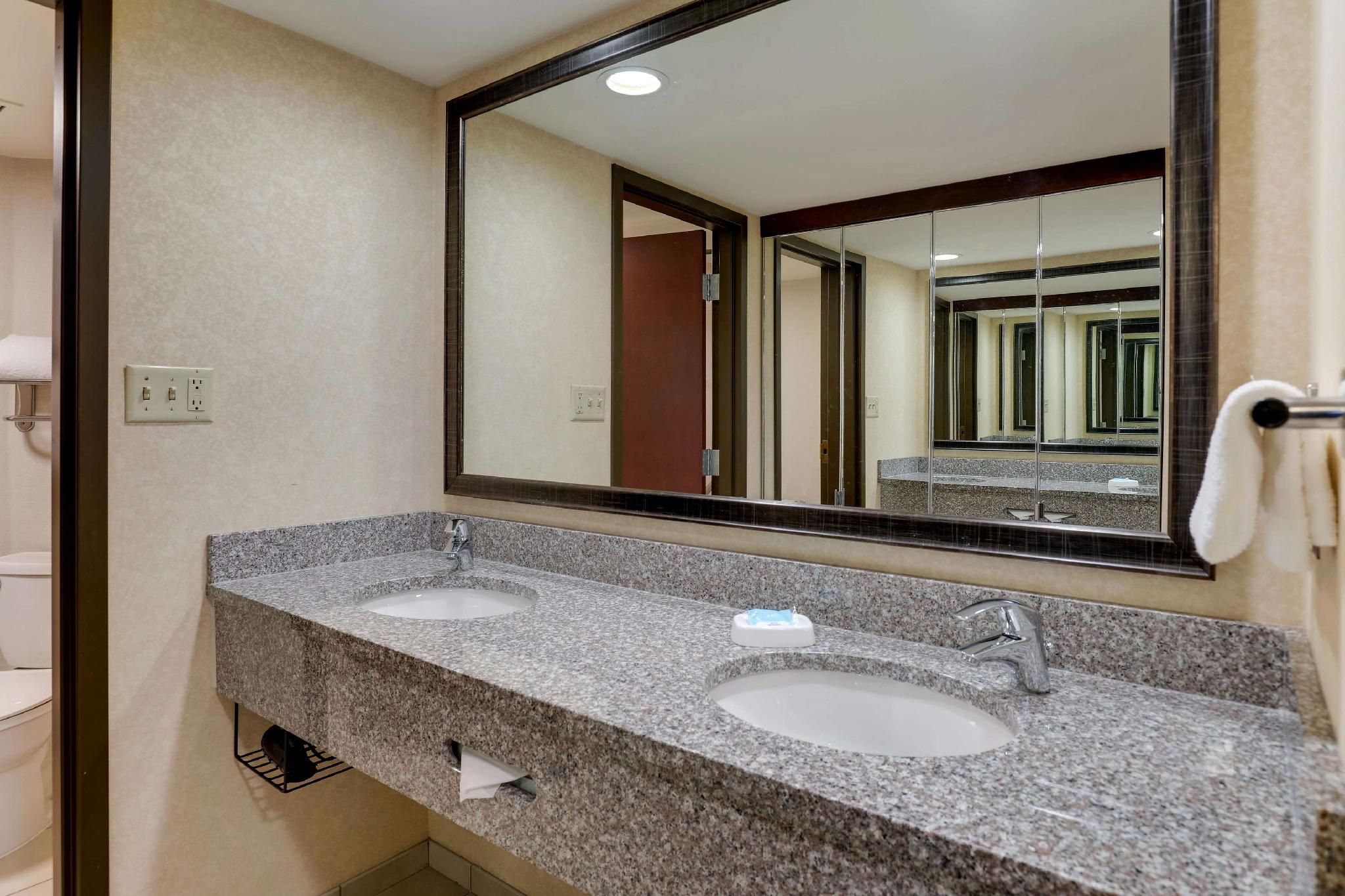 1 King Bed Suite, Upper Floor Oversized 2 Rooms with Sofa Sleeper