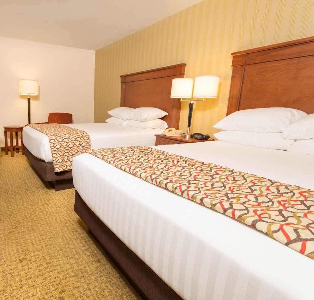 Room, 2 Queen Beds, Accessible (Tub)