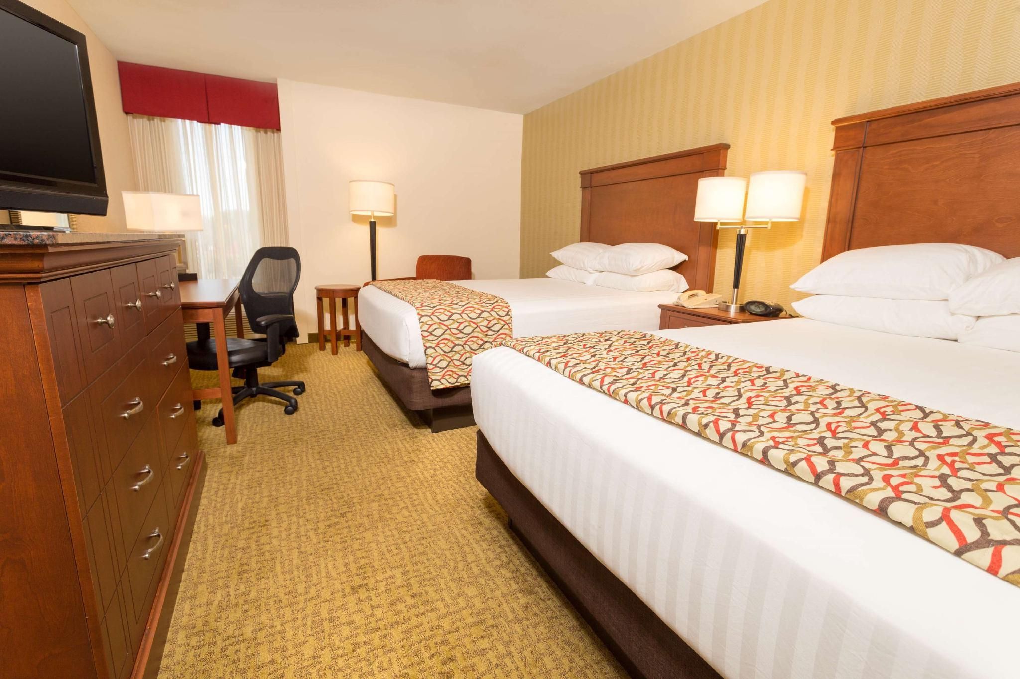 2 Queen Beds Upper Floor