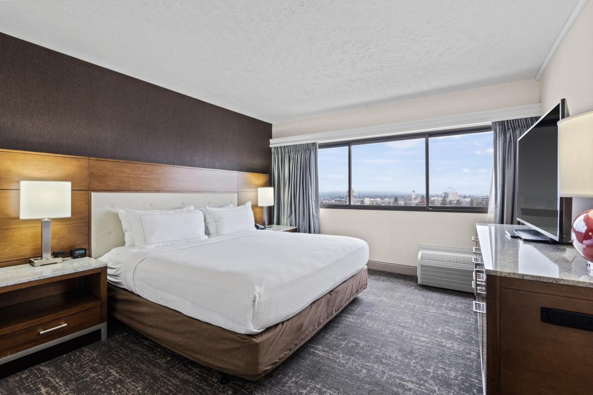 1 King Bed High Floor Spokane River View