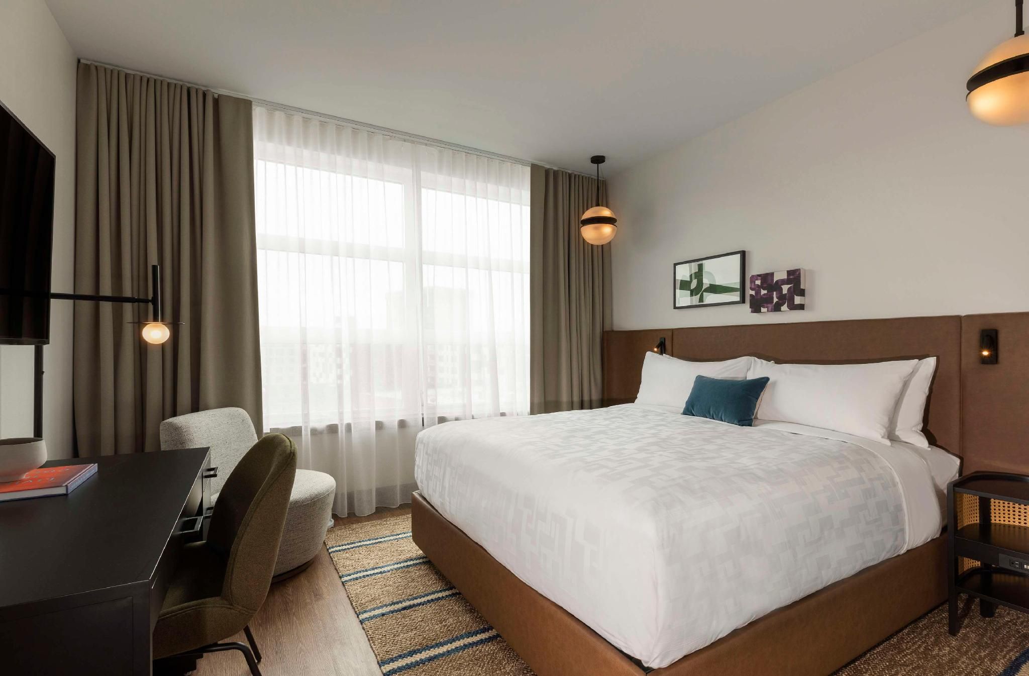 Urban King Accessible Tub