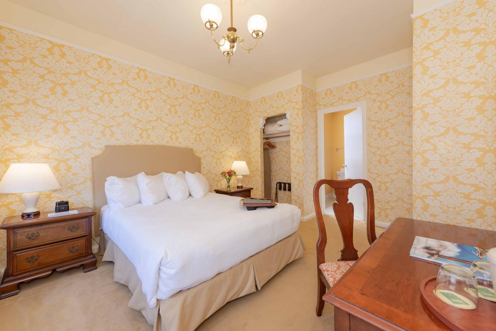 Stanyan Park Hotel Superior Queen Room 2