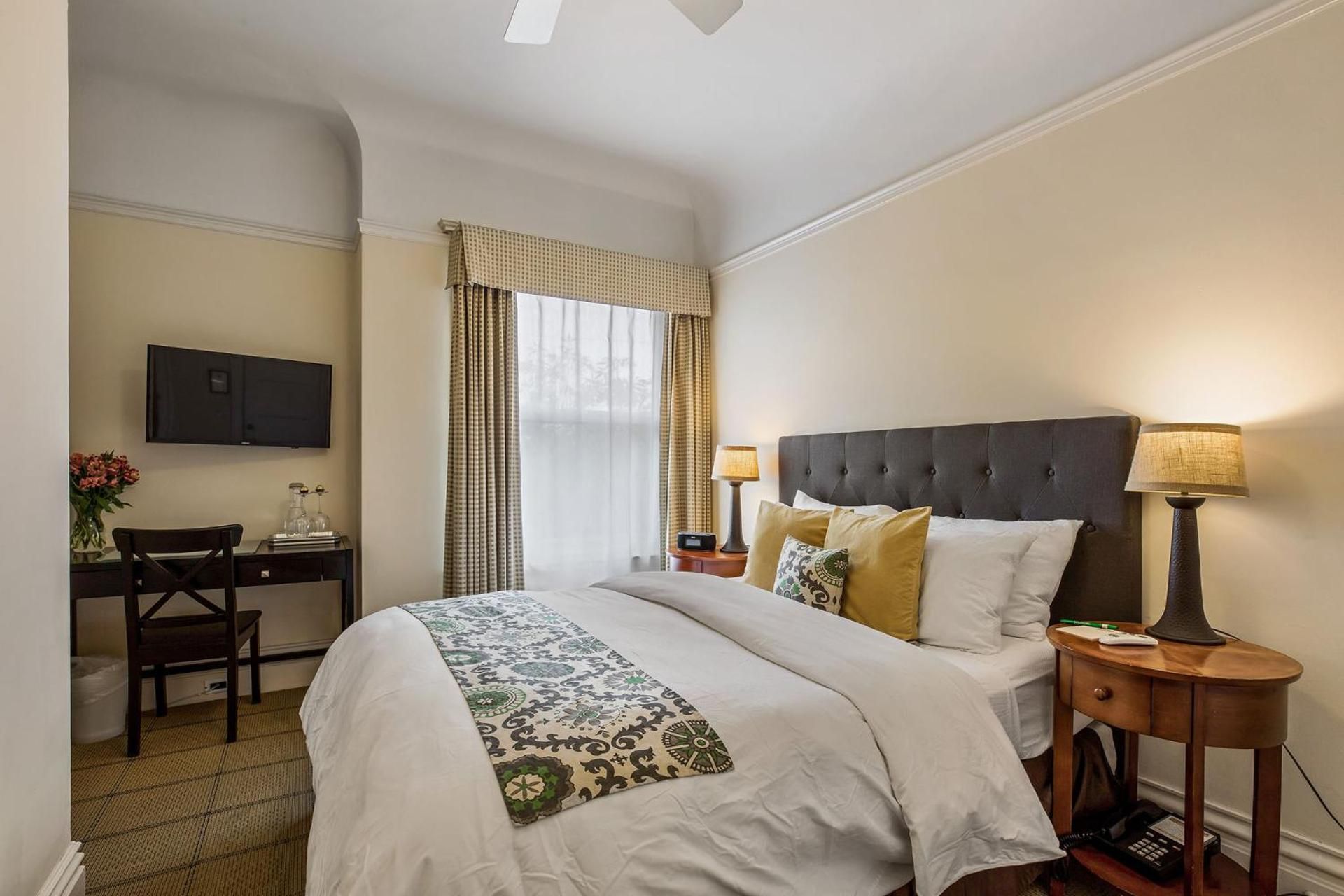 Economy Queen Room with Private Hall Bath