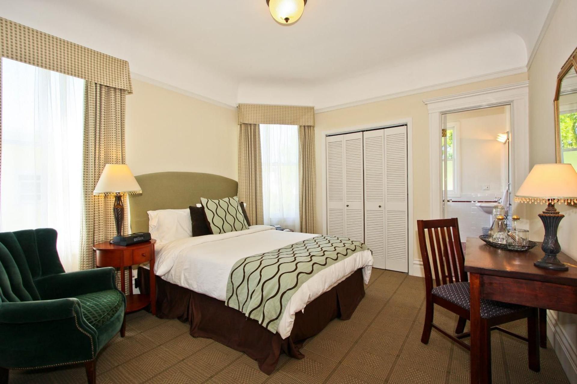 Queen Room with Private Bath