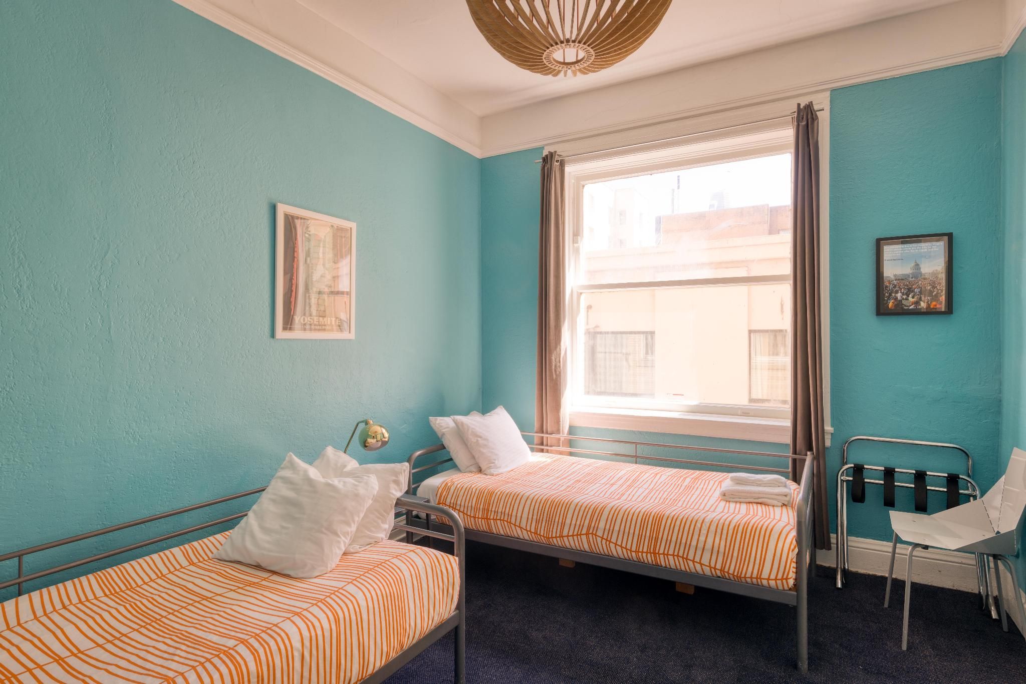 Twin Room with En-Suite