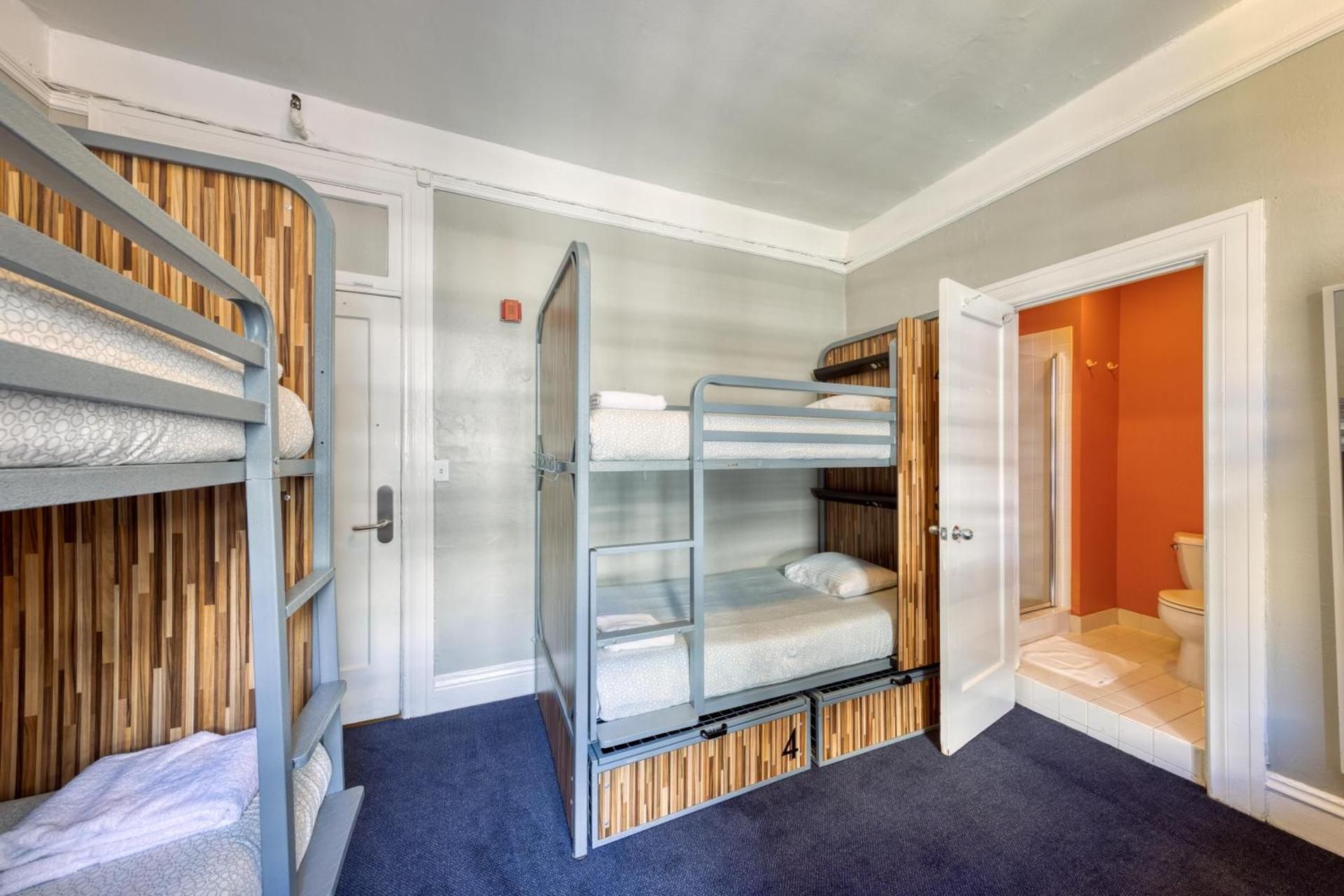 Bed in 6-Bed Mixed Dormitory Room
