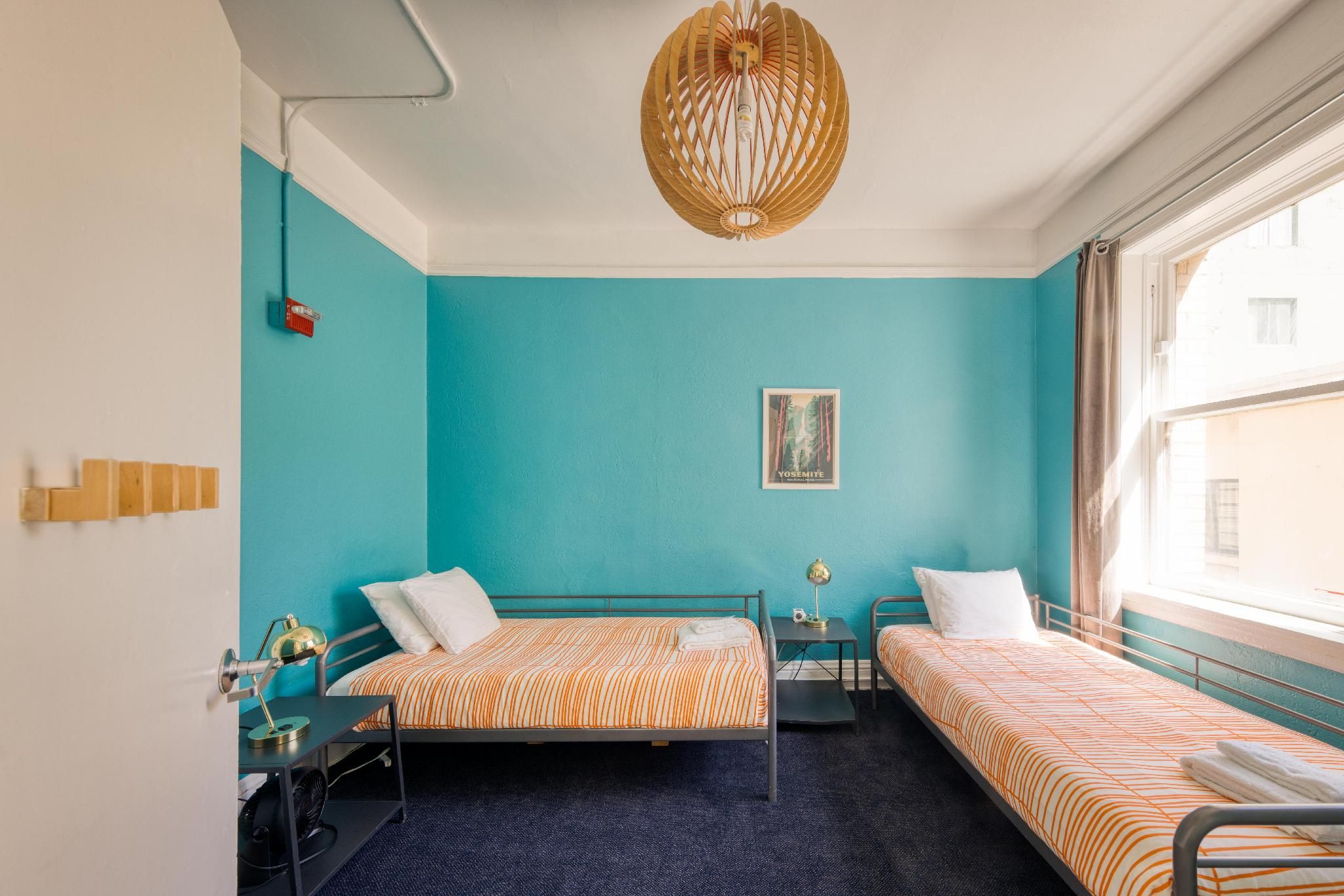 Twin Room with En-Suite