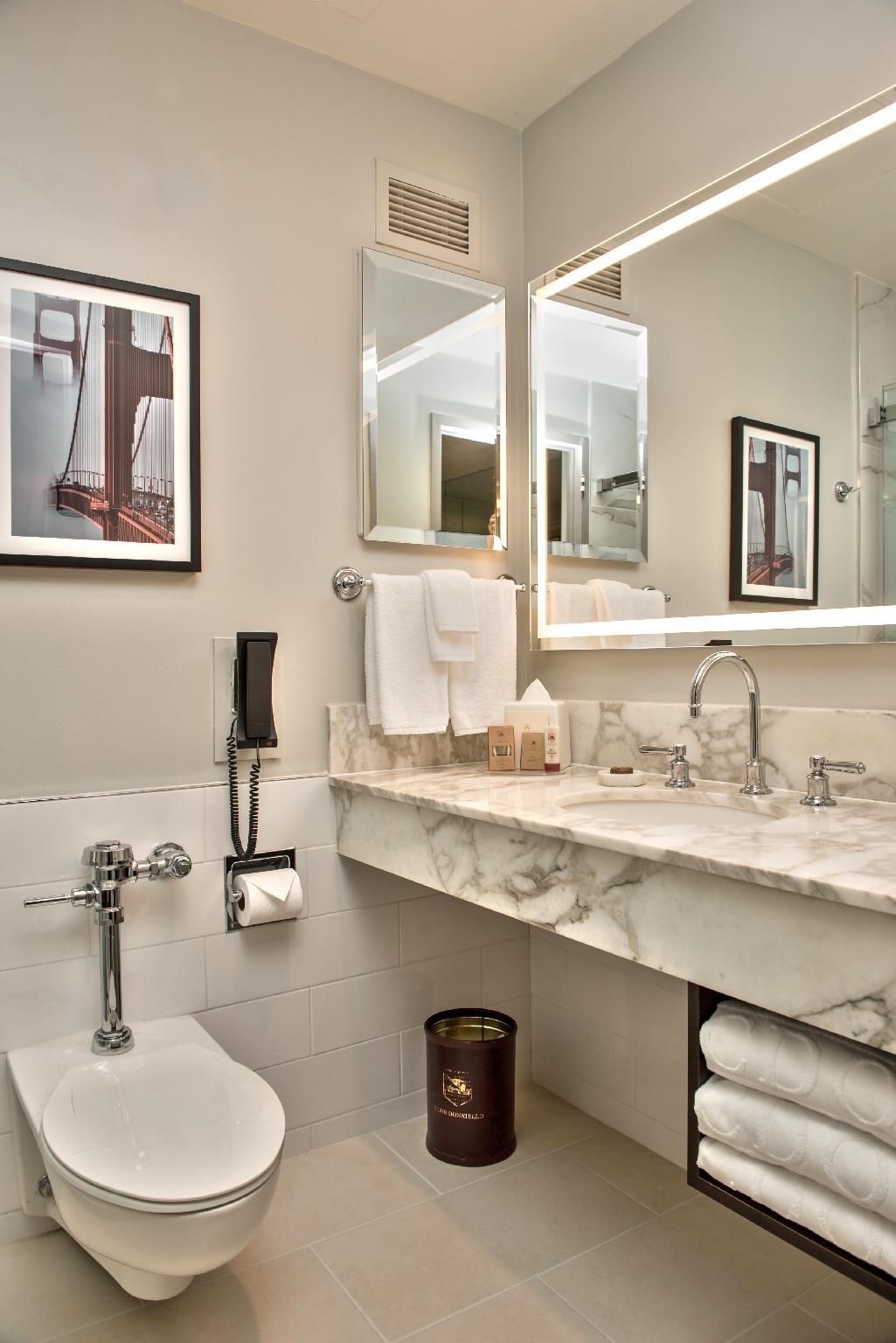 Deluxe King Non refundable (Room only)