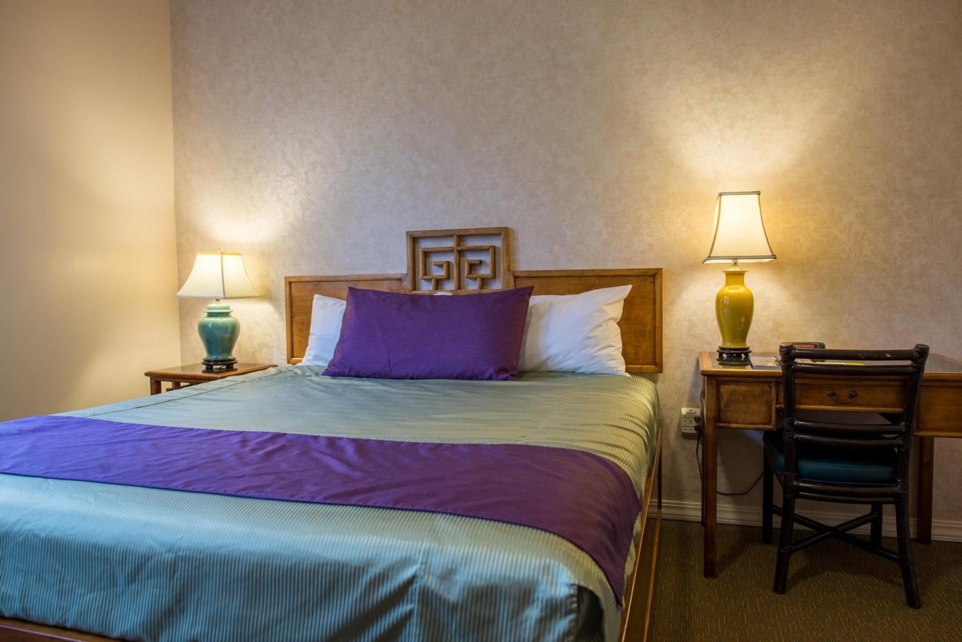 SW Hotel Queen Room 2