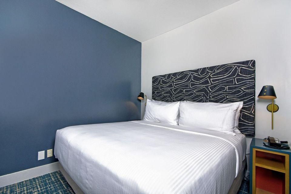 2 Deluxe Queen Beds