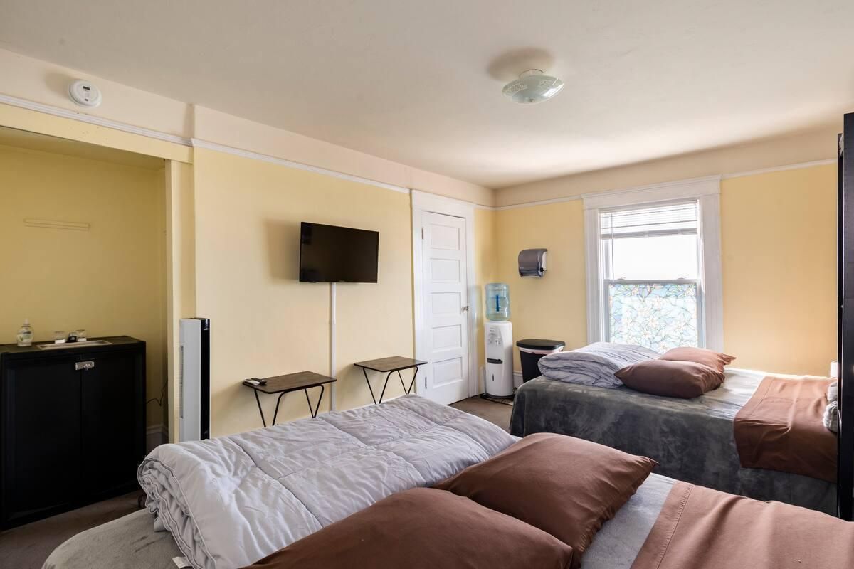 Double room-Queen-Shared Bathroom-Ocean view-Ocean View Room