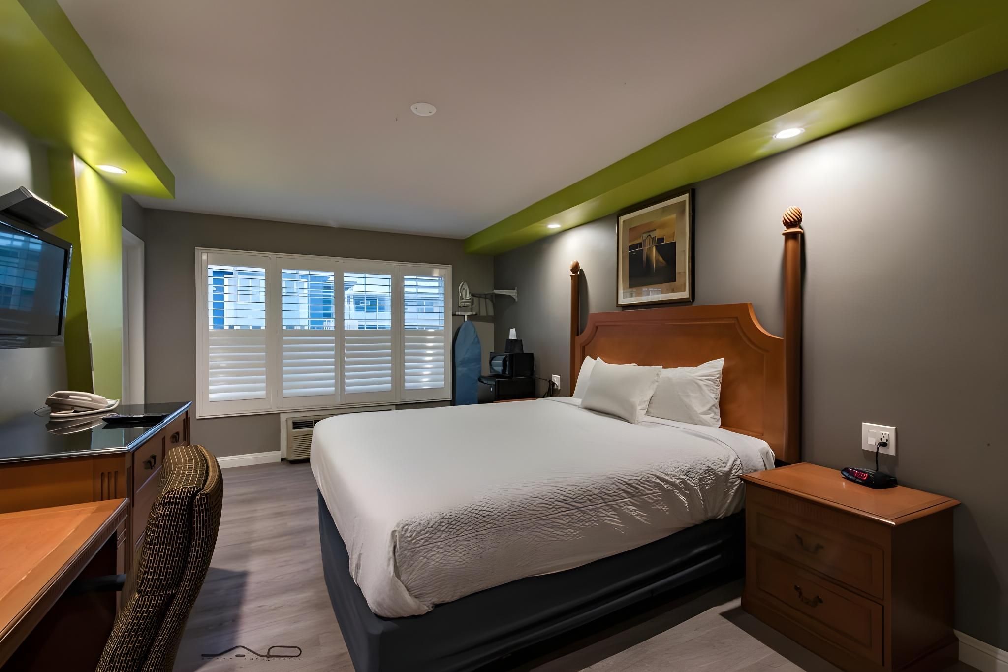 SeaScape Inn - A FairBridge Hotel                                                King Bed Nonsmoking