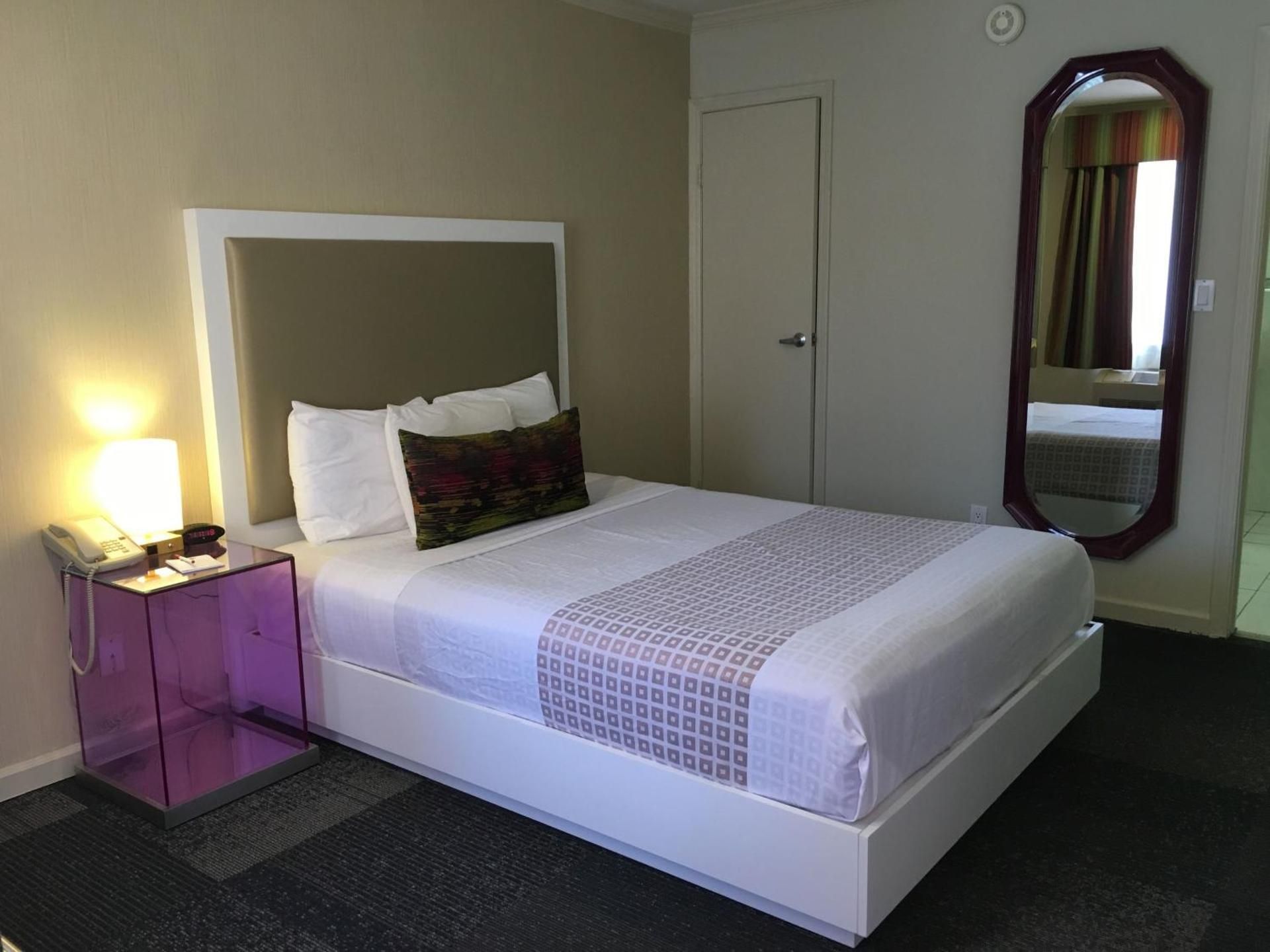 Queen Room - Disability Access