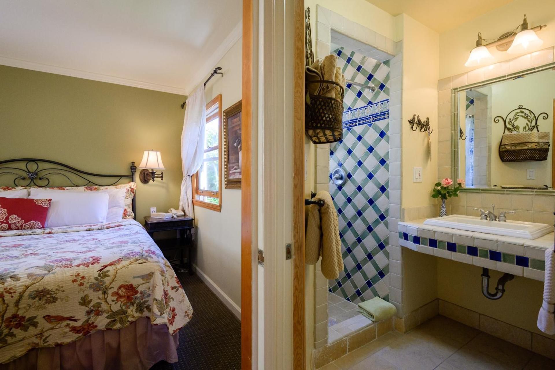 Courtyard King Suite
