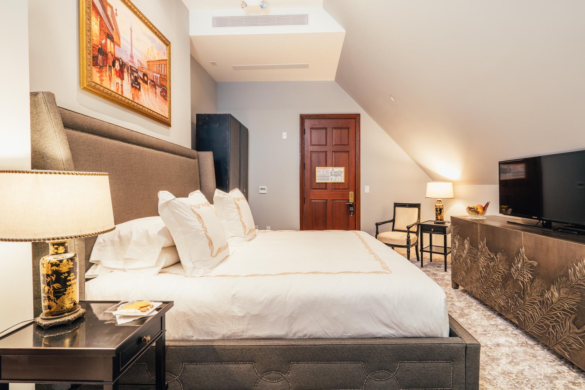 Premium King Room
