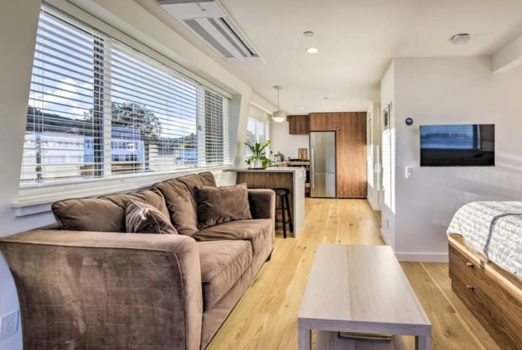 Floating Condos of Commodore 11 Apartment with Sea View 2