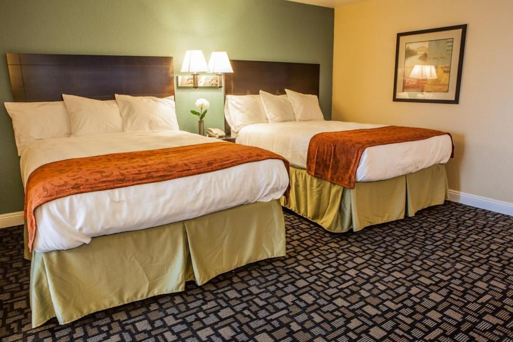 Standard 2 Queen Beds