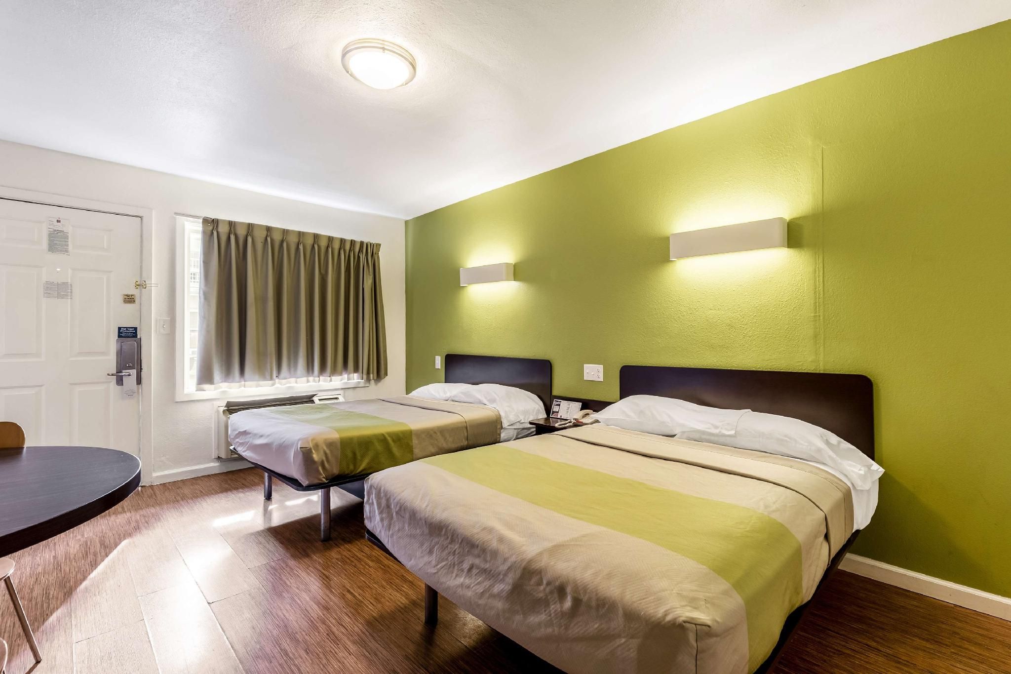 2 Full Beds | Non-Smoking