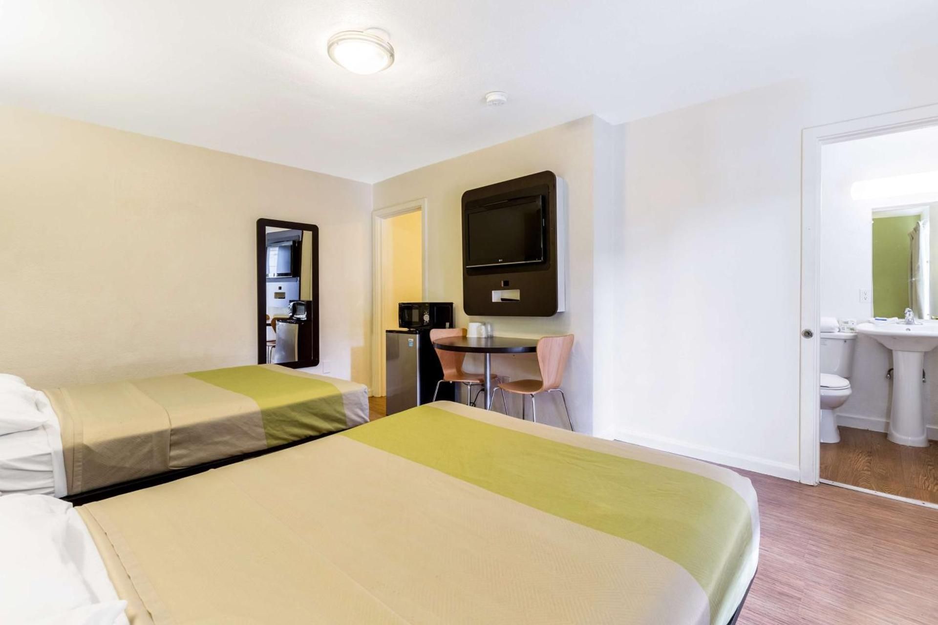 Quadruple Room - Disability Access - Roll in Shower