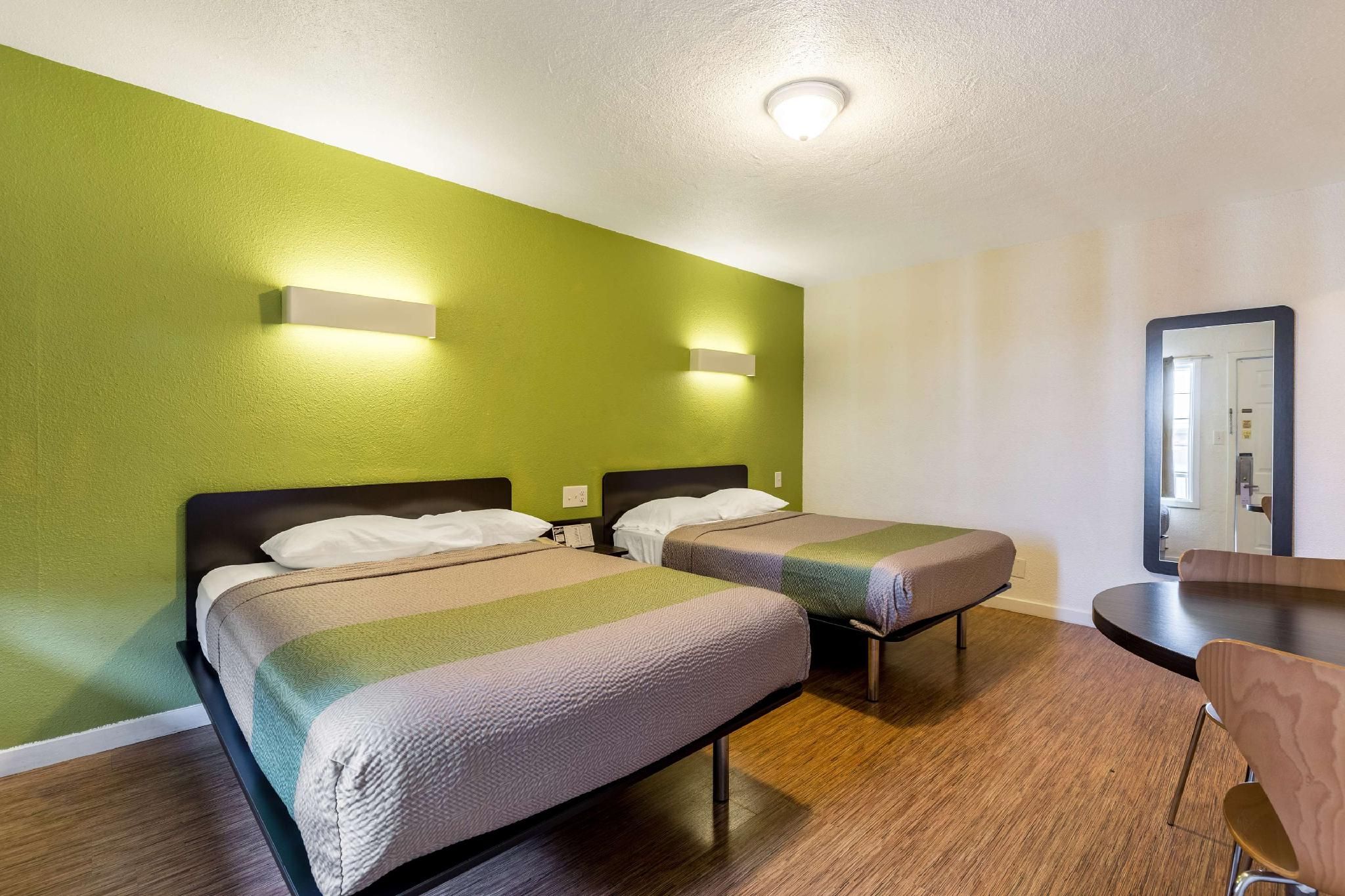 2 Full Beds | Non-Smoking