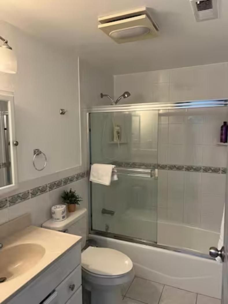 Queen Room with Shared Bathroom