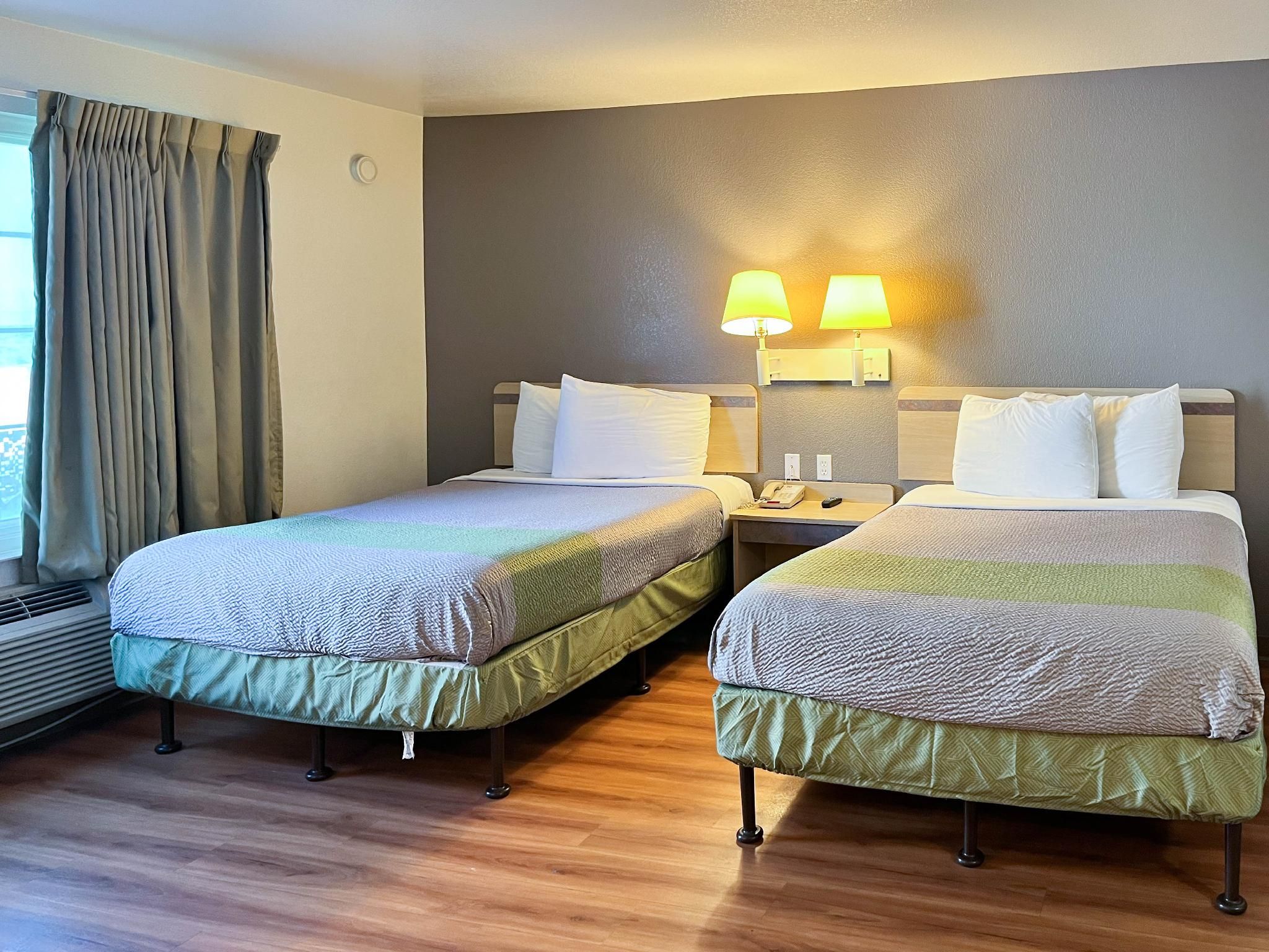 2 Full Beds | Non-Smoking, Kitchen