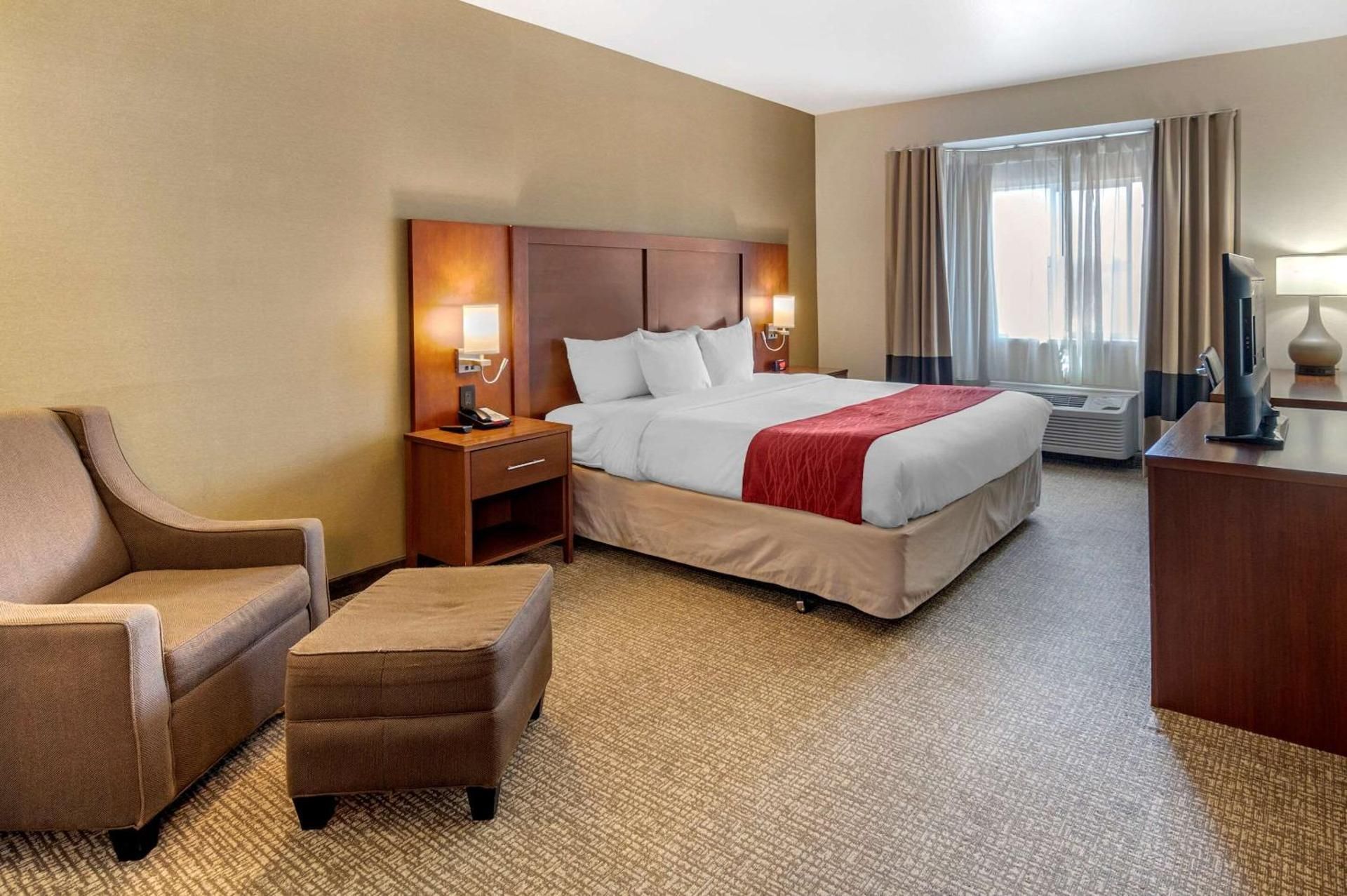 Superior King Room - Mobility Accessible/Non-Smoking