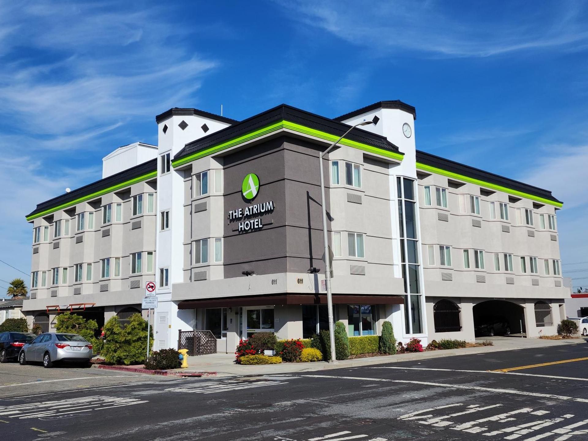 THE ATRIUM HOTEL SFO AIRPORT - FREE Shuttle & Breakfast