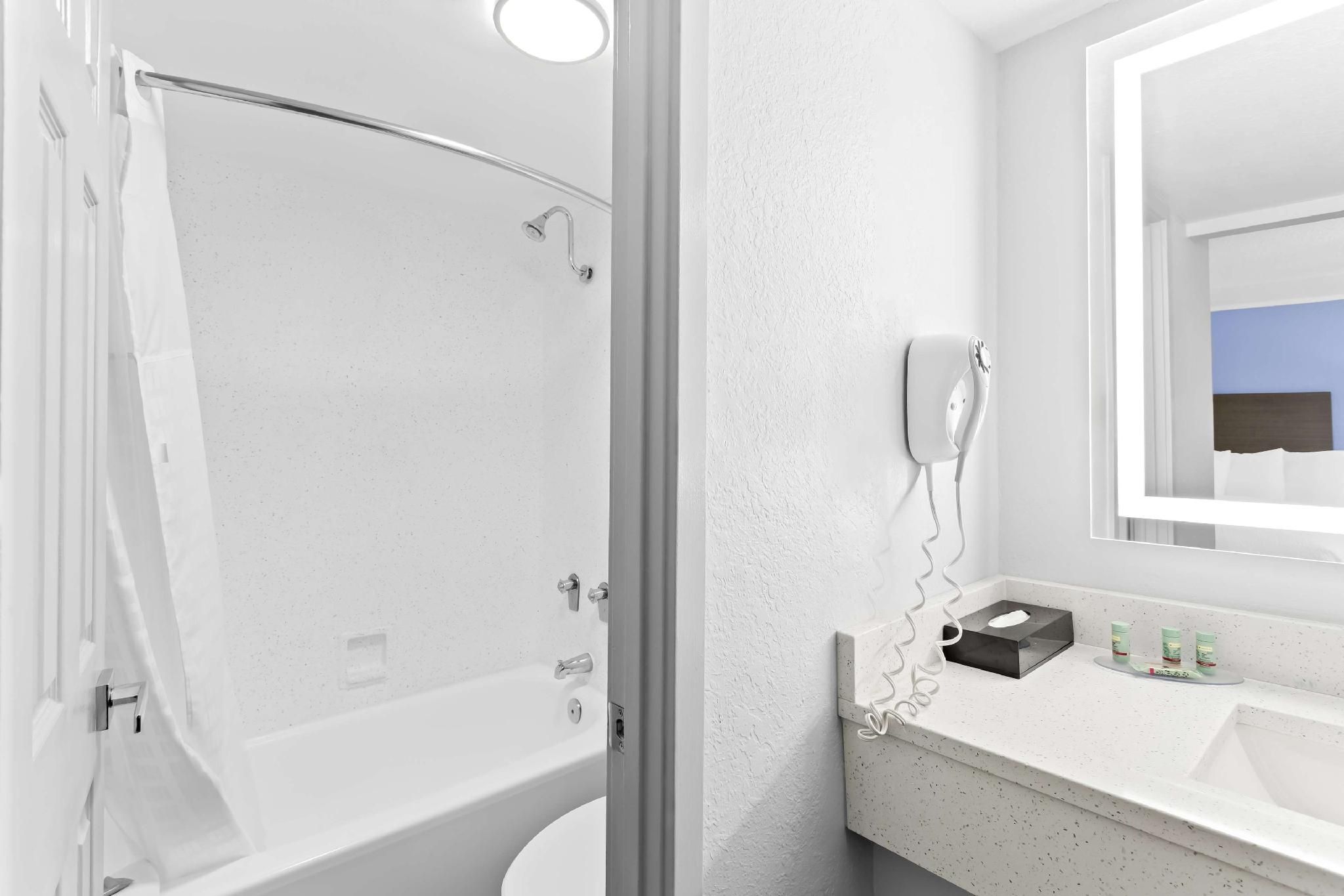 Best Western Schaumburg – O’Hare NW 2 queen beds, nonsmoking 3