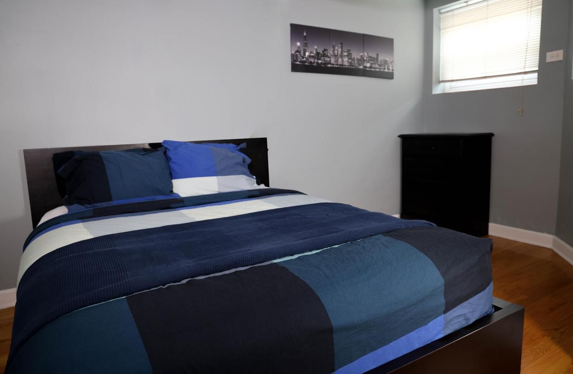 Wrigley Hostel - Adults Only Deluxe Queen Room