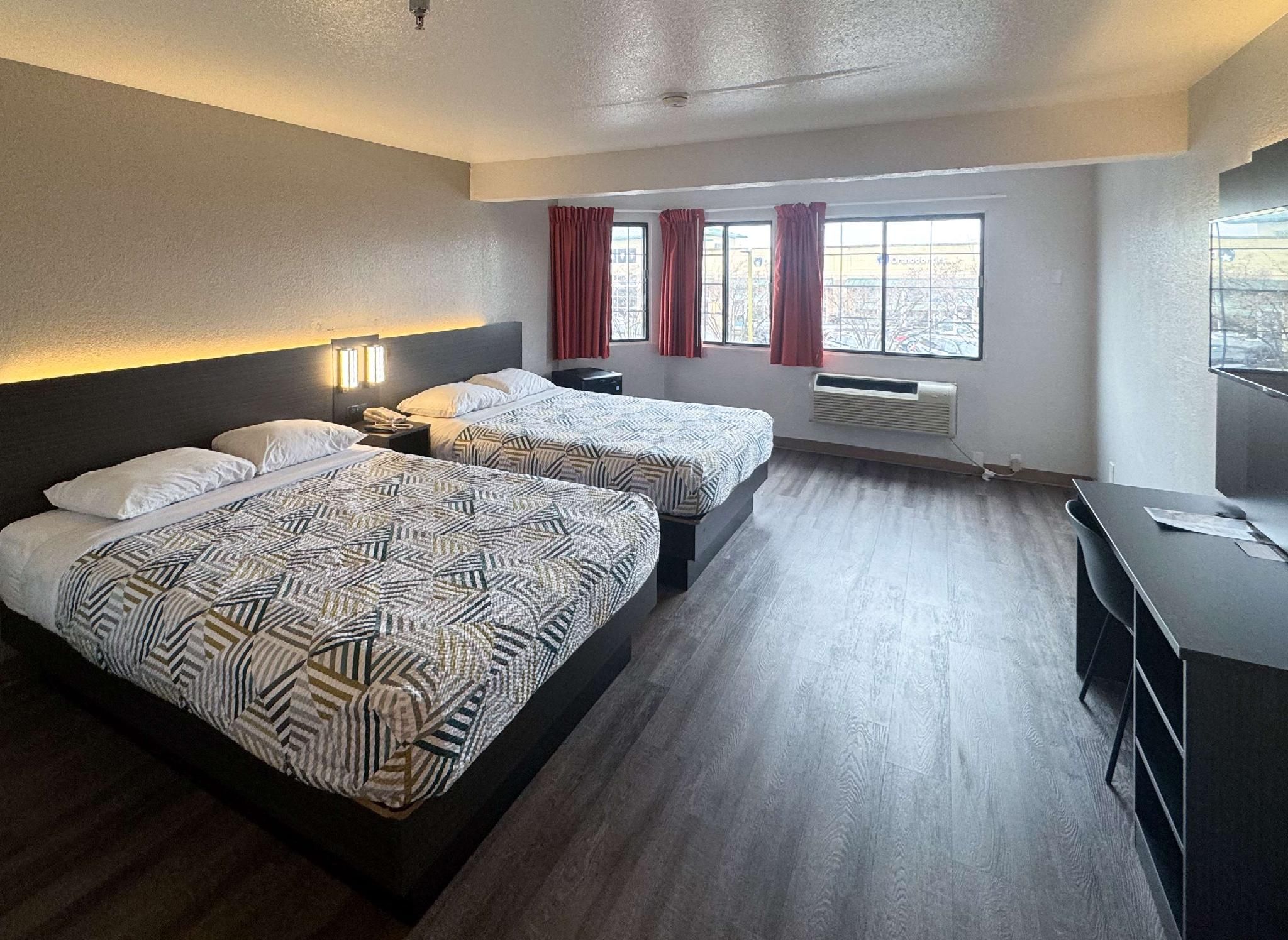 2 Full Beds, Deluxe Room, Non-Smoking