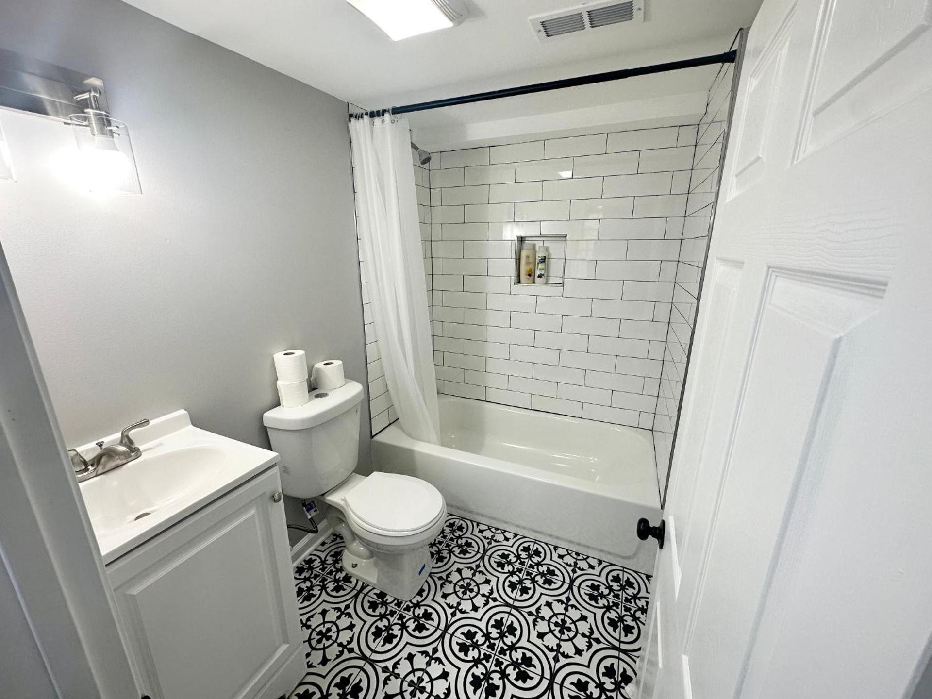 Single Room with Shared Bathroom