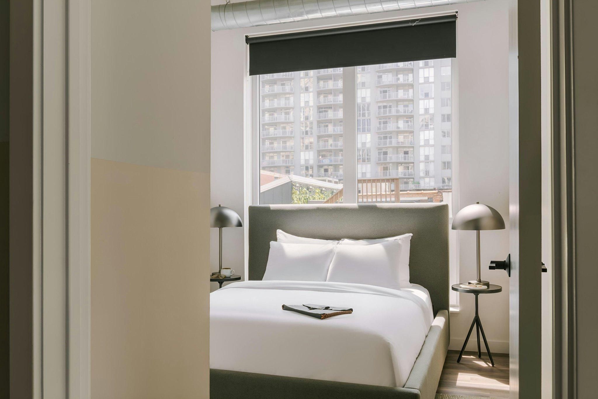 2 Bedroom Apartment, Bedroom 1: 1 Queen, Bedroom 2: 1 Queen