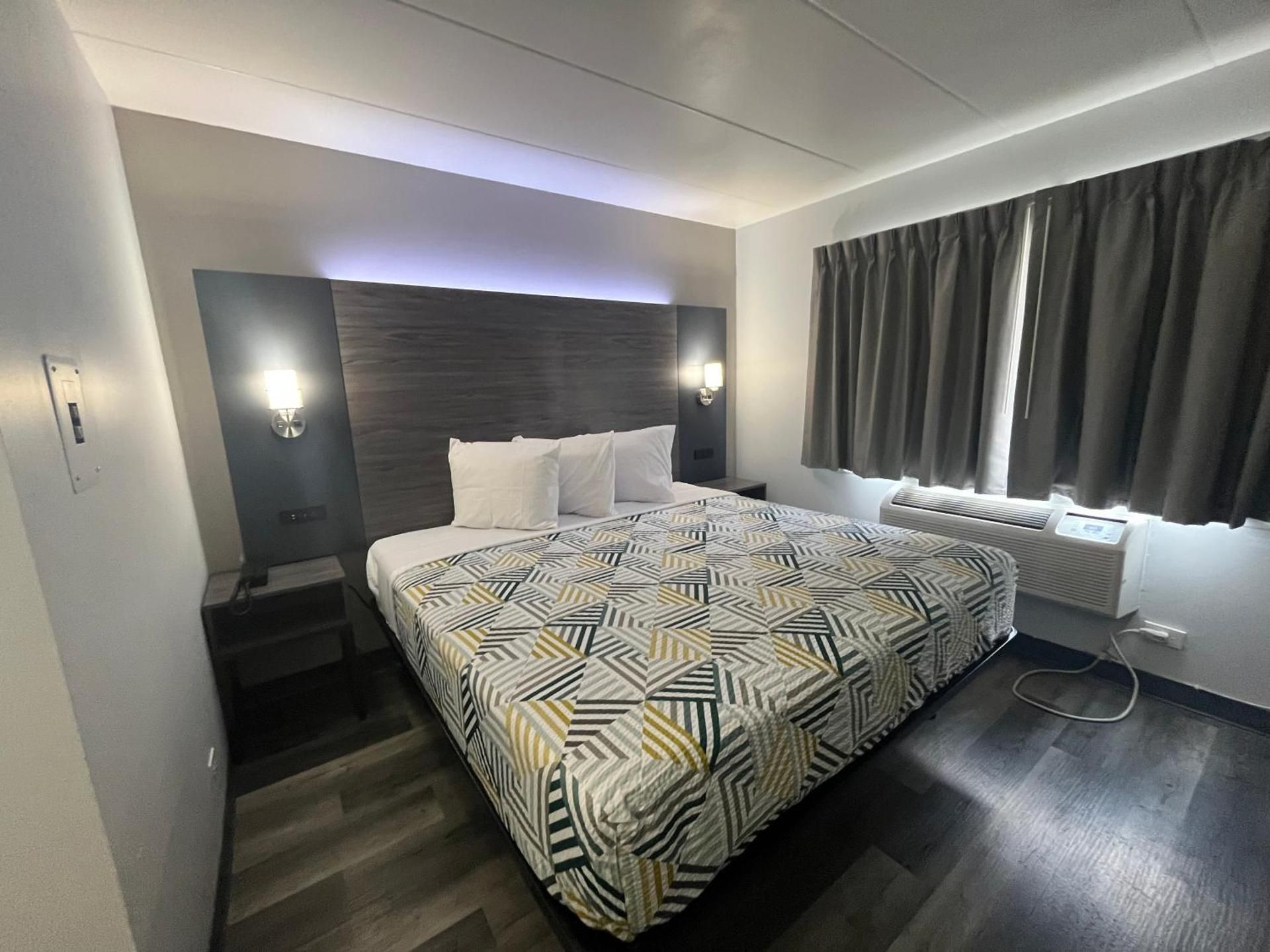 King Room - Disability Access - Non-Smoking