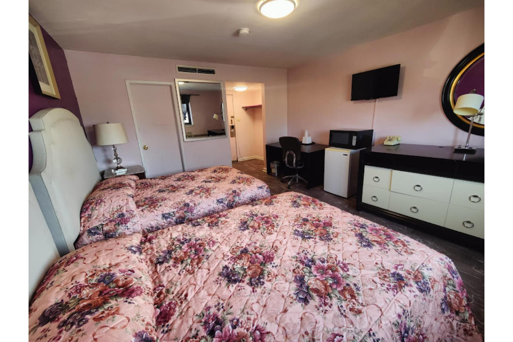 2 Full Beds Non-Smoking