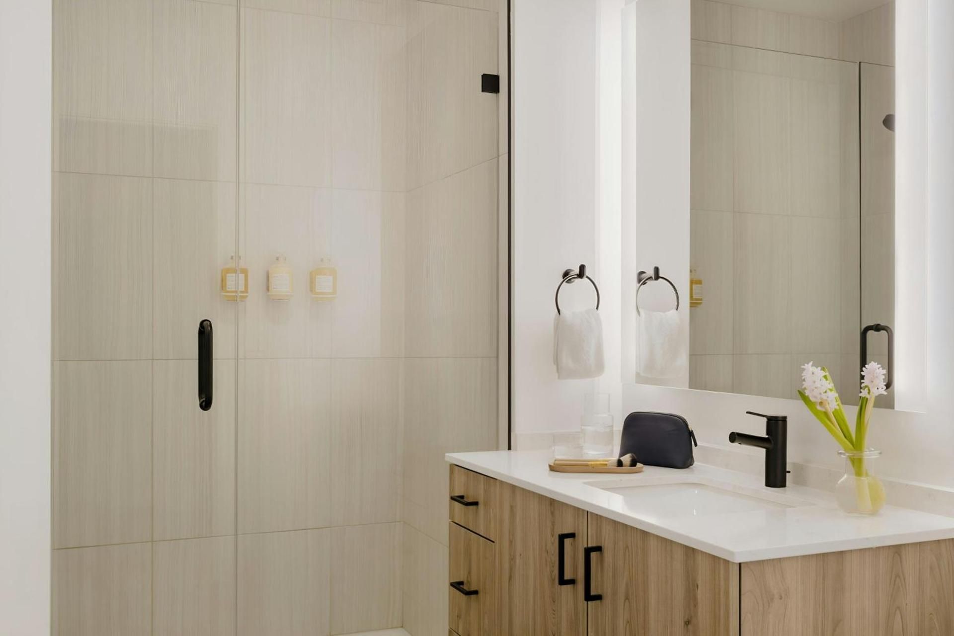 Studio Apartment with King Bed