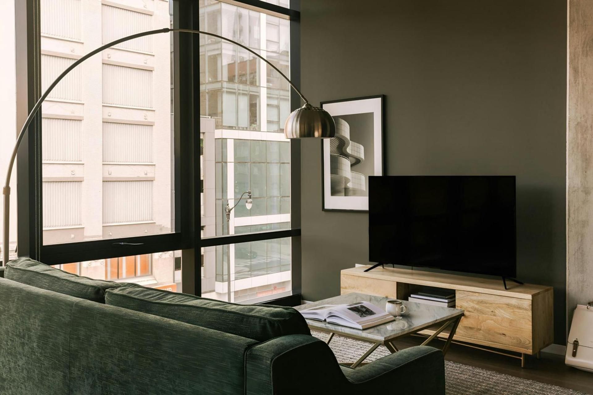 Studio Apartment with Queen and Sofa Bed