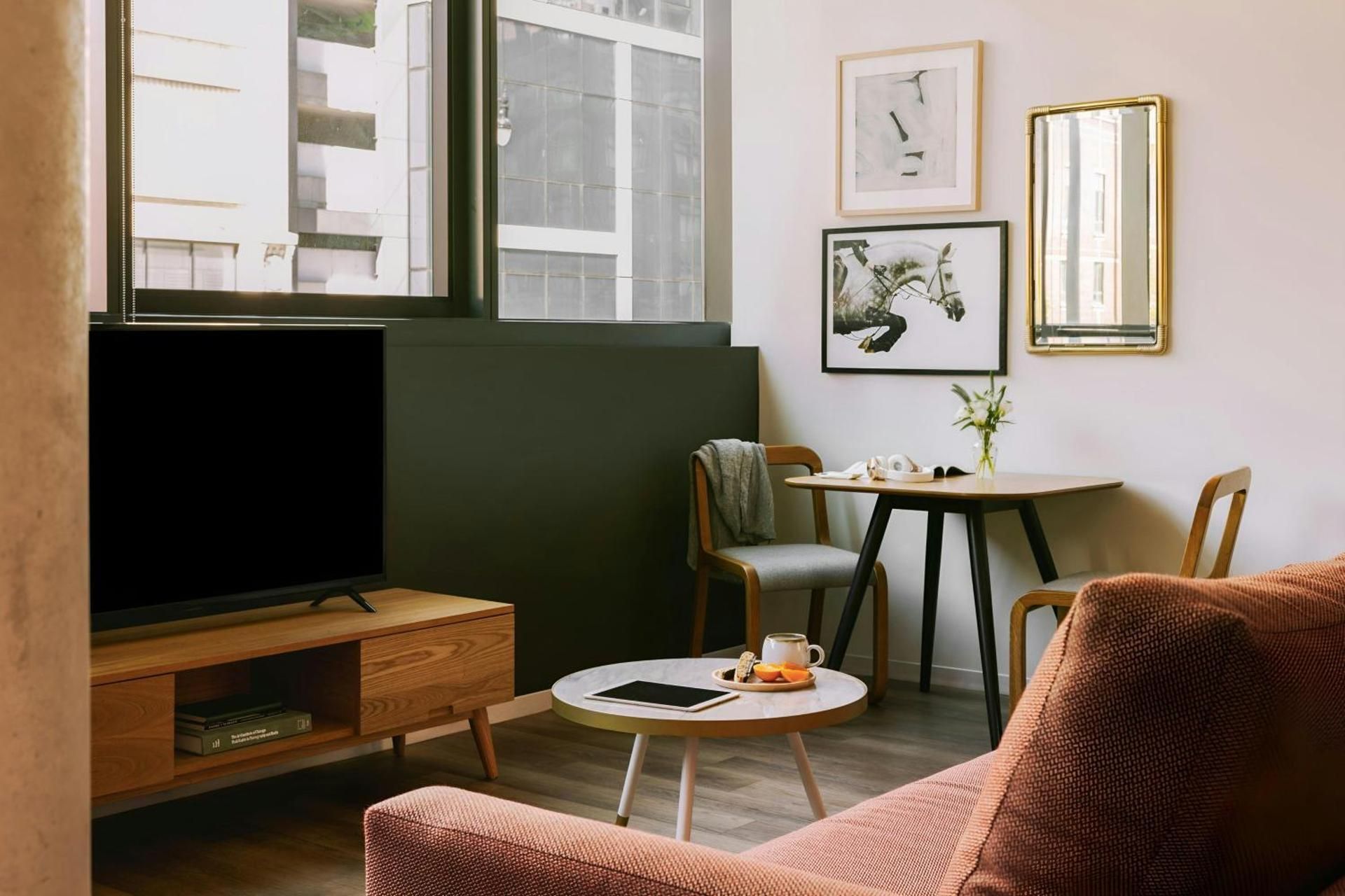 One-Bedroom Superior Apartment with Queen and Sofa Bed and Balcony